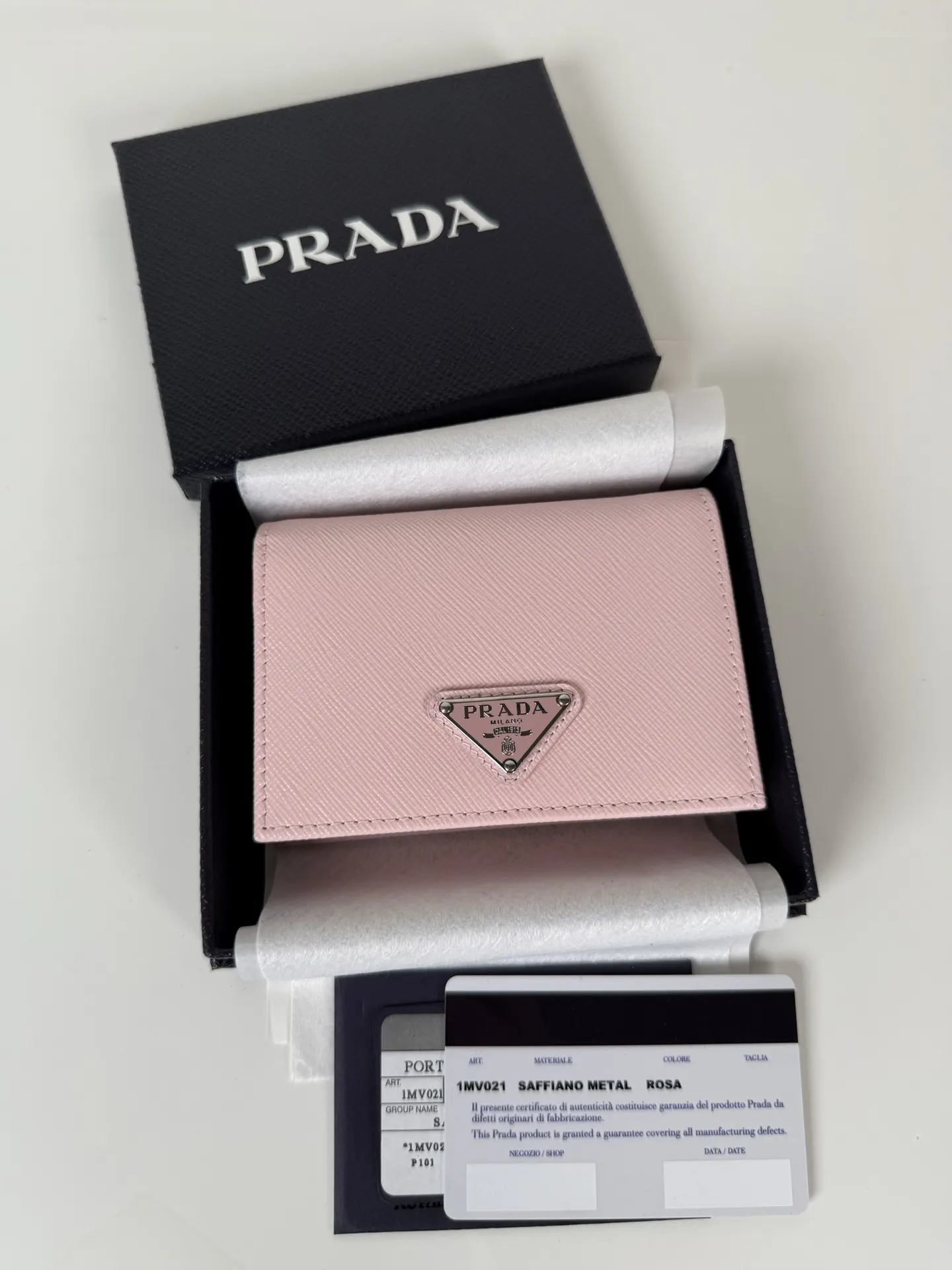 Prada 钱包 实用短夹