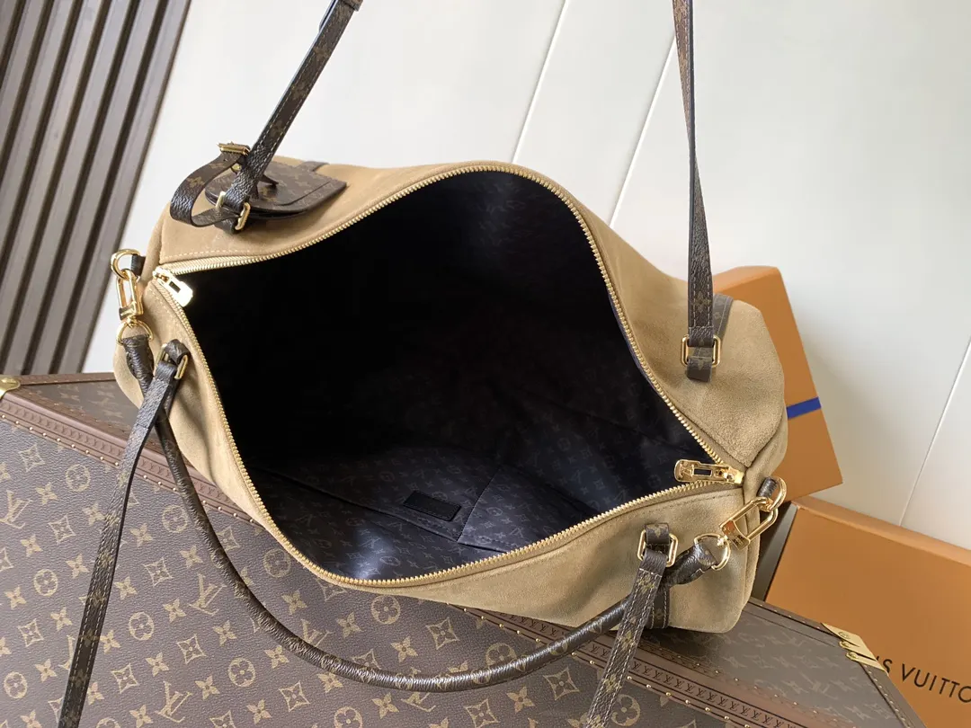 Black Fashion Item Travel Leather Image 9 Black Fashion Item Travel Leather Image 9