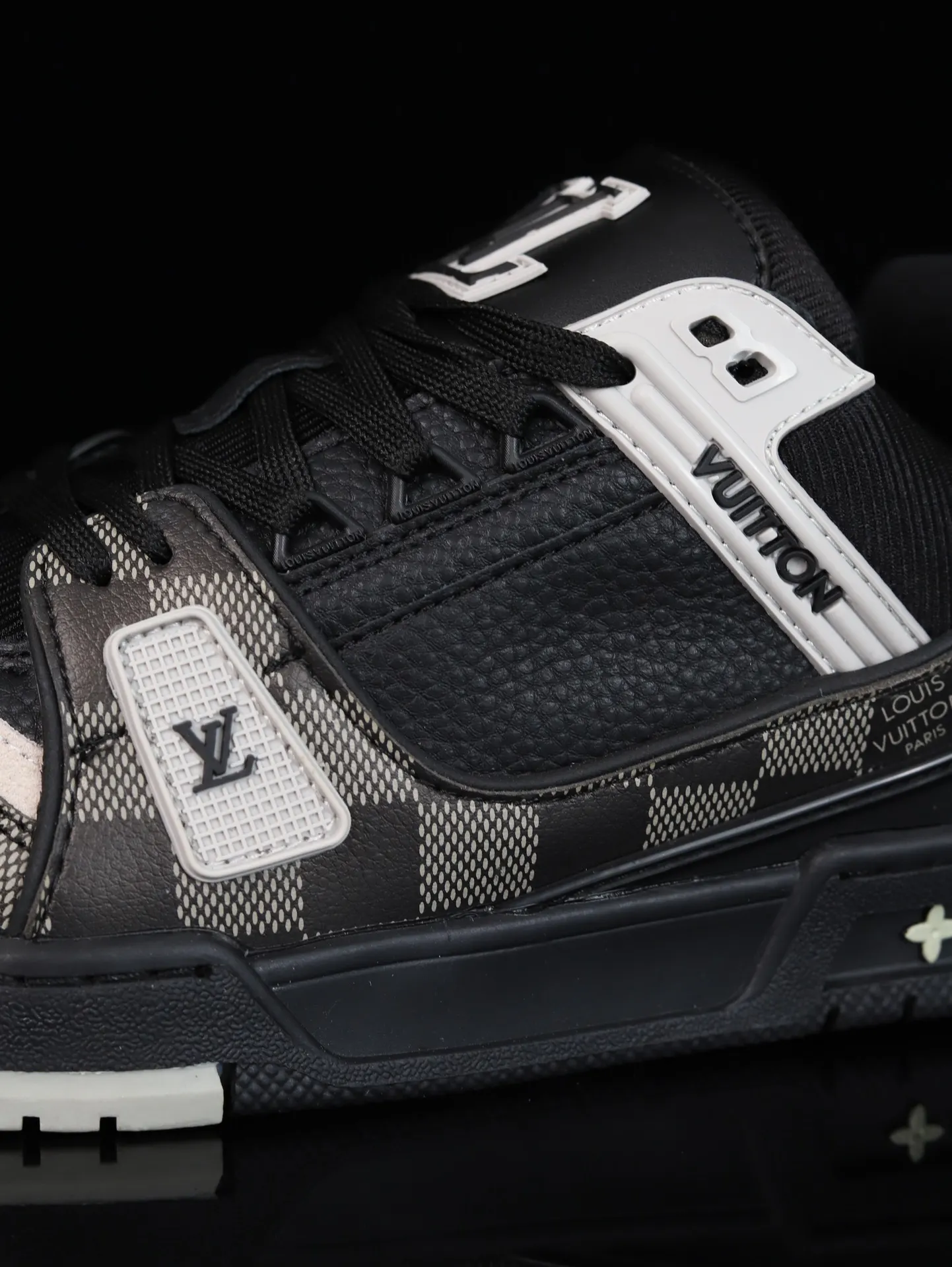 Louis Vuitton 运动鞋