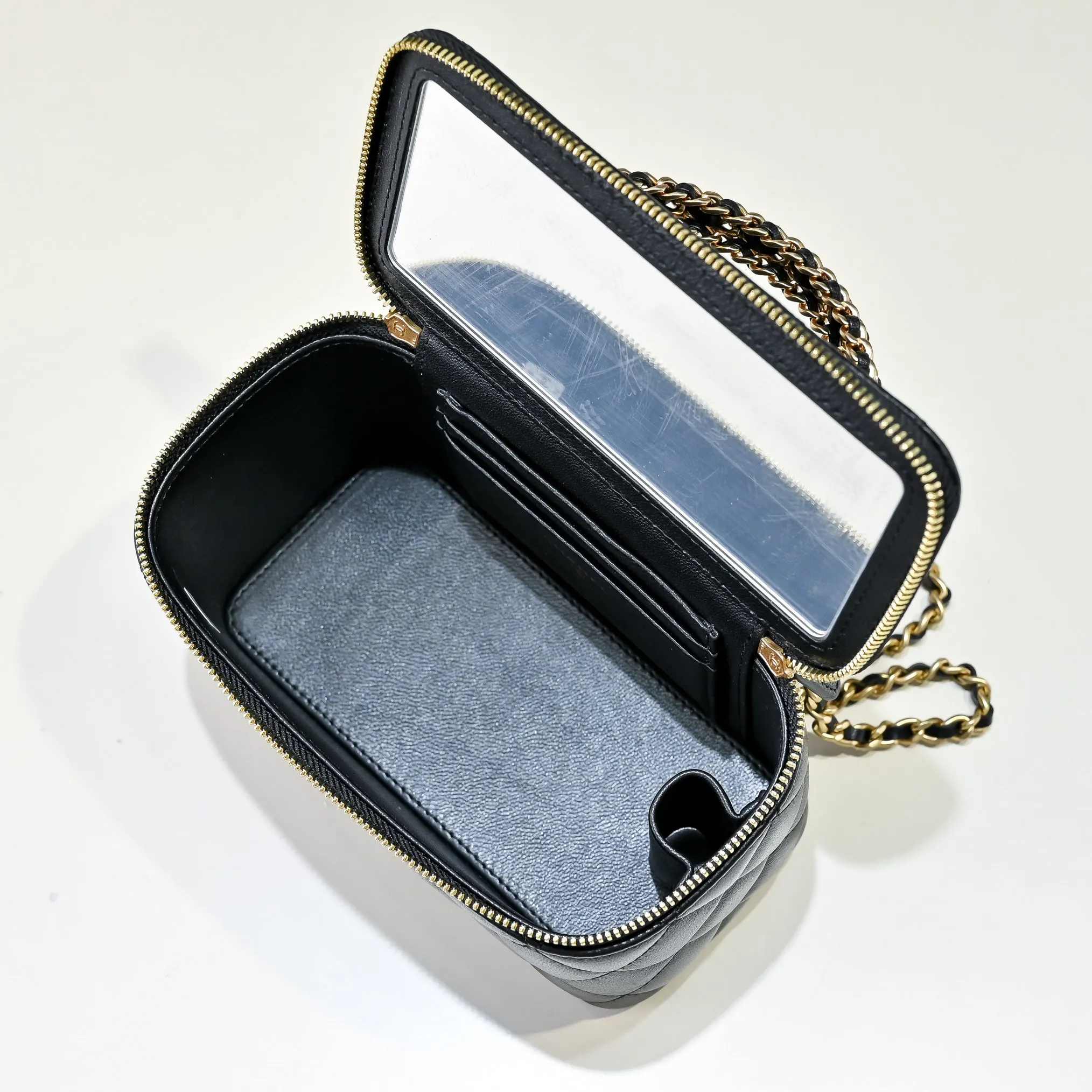 Chanel Cosmetic Pouch Vintage Fashion Image 9 Chanel Cosmetic Pouch Vintage Fashion Image 9