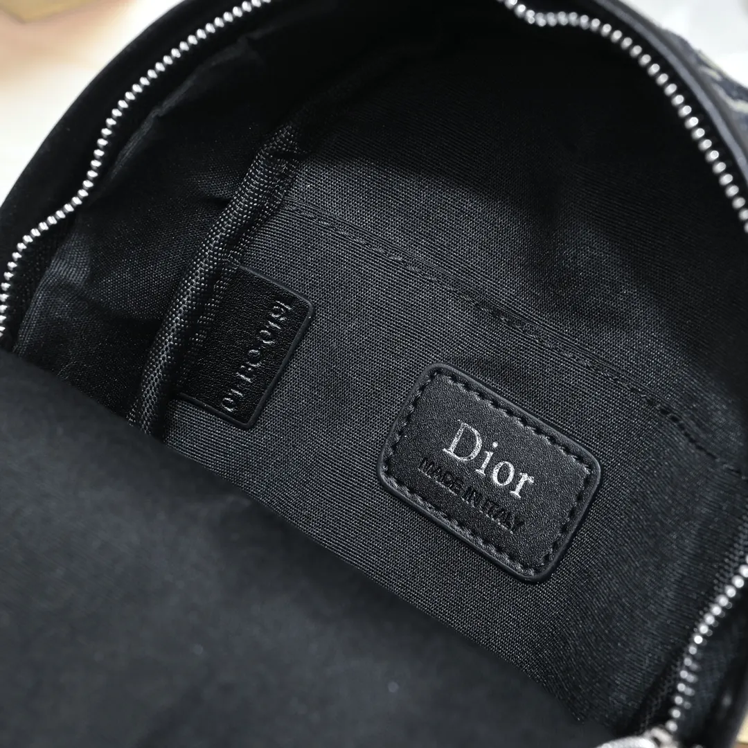 Dior 黑色 藍色 牛皮 雙肩包 实用雙肩款(數字9) Dior 黑色 藍色 牛皮 雙肩包 实用雙肩款(數字9)