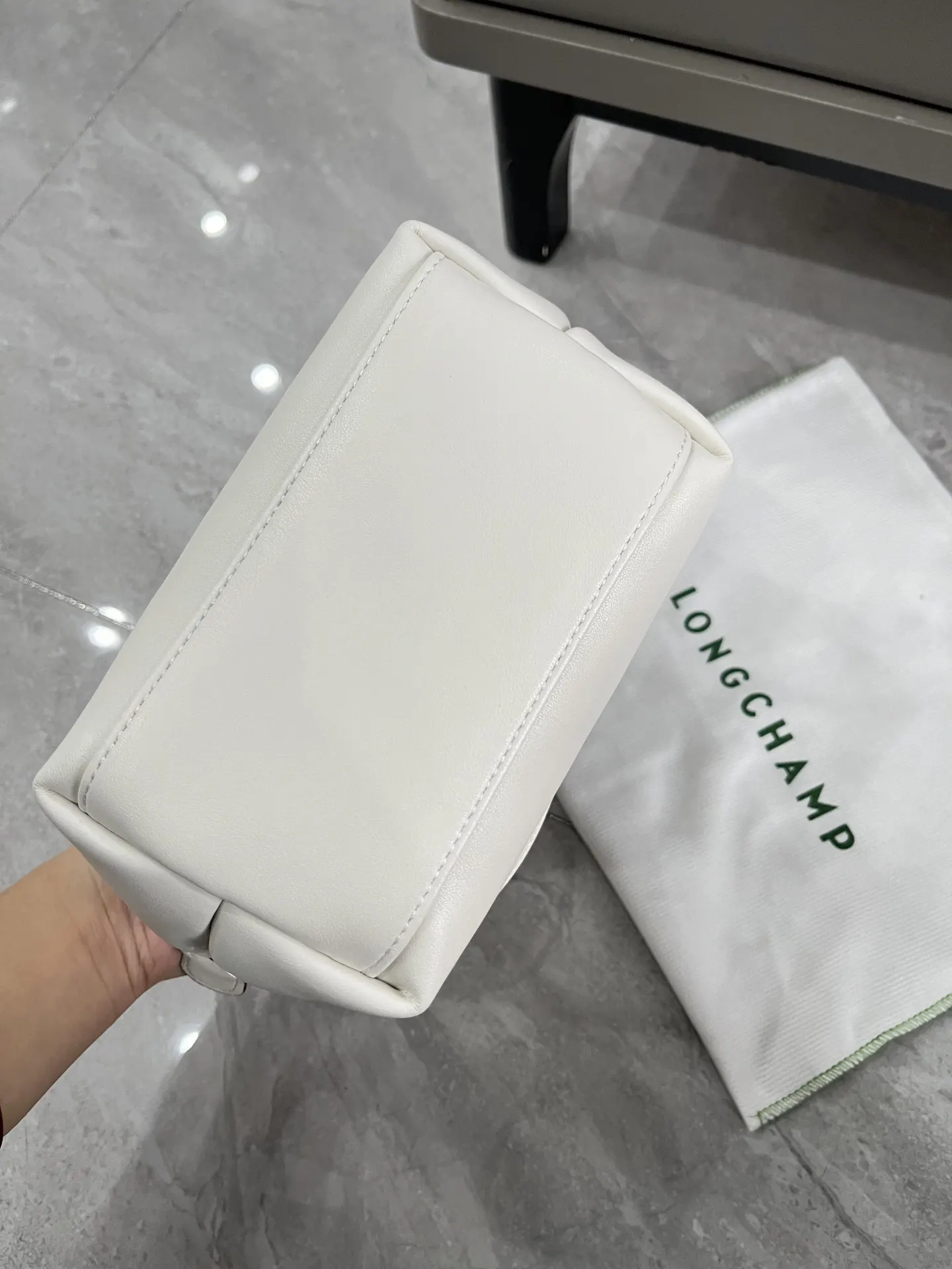 白色 牛皮 一眼沦陷 收納包 旅行收納款