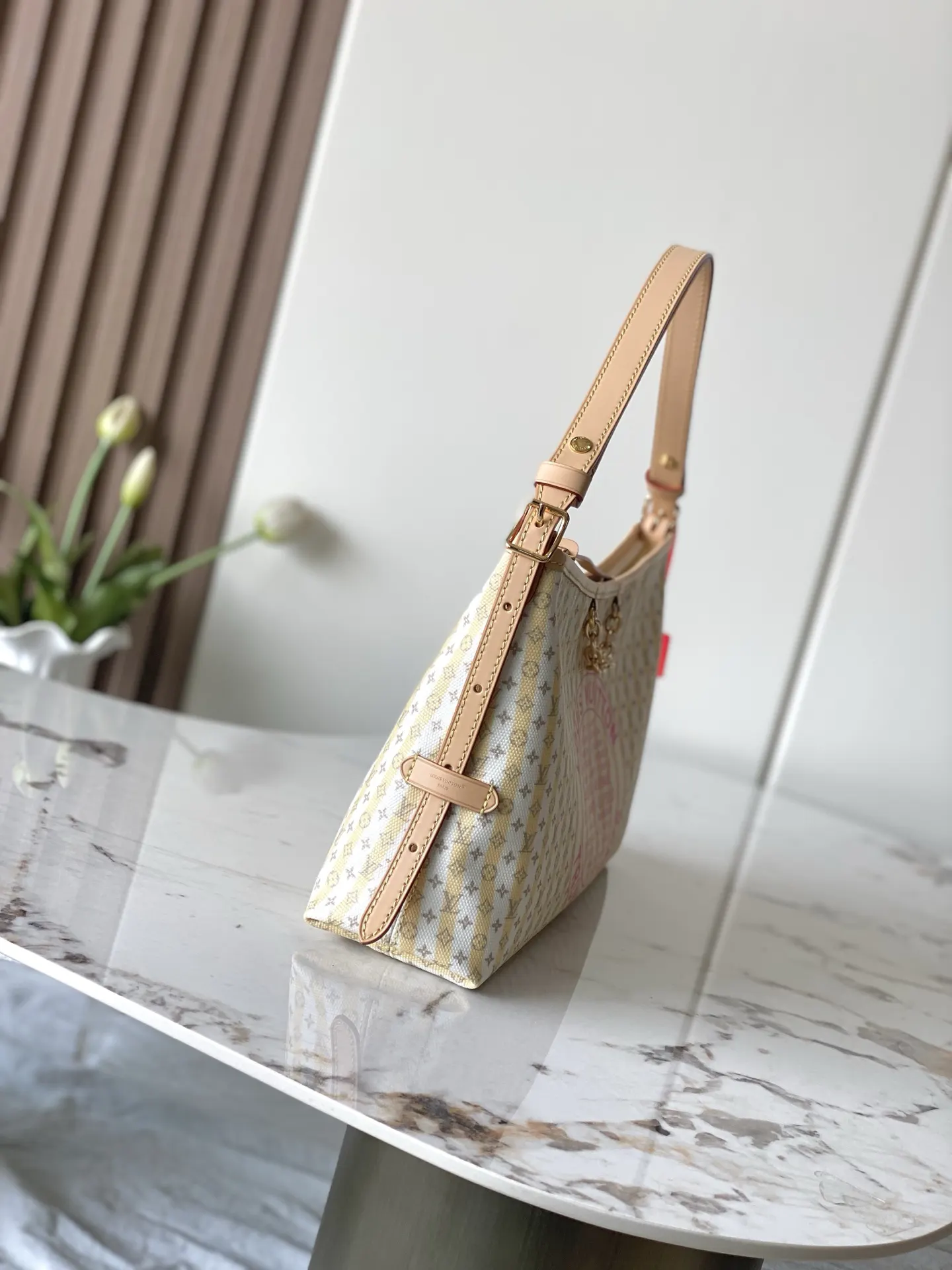 Louis Vuitton Beige Chain Bag Leather
