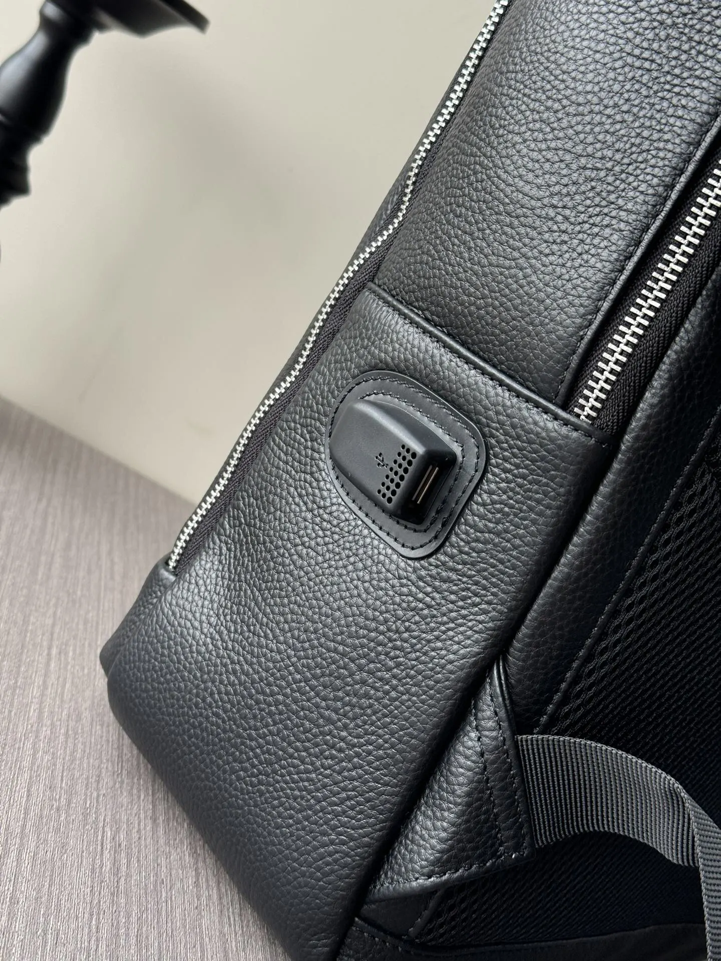 Prada 黑色 小牛皮 行李箱 旅行拉杆款 輕便出行款