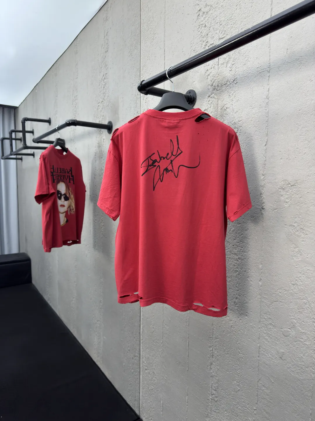 Balenciaga 紅色 Logo 短袖T恤(數字2) Balenciaga 紅色 Logo 短袖T恤(數字2)