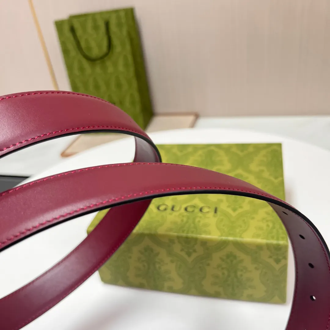 Gucci Double G 双G扣牛皮双面腰带