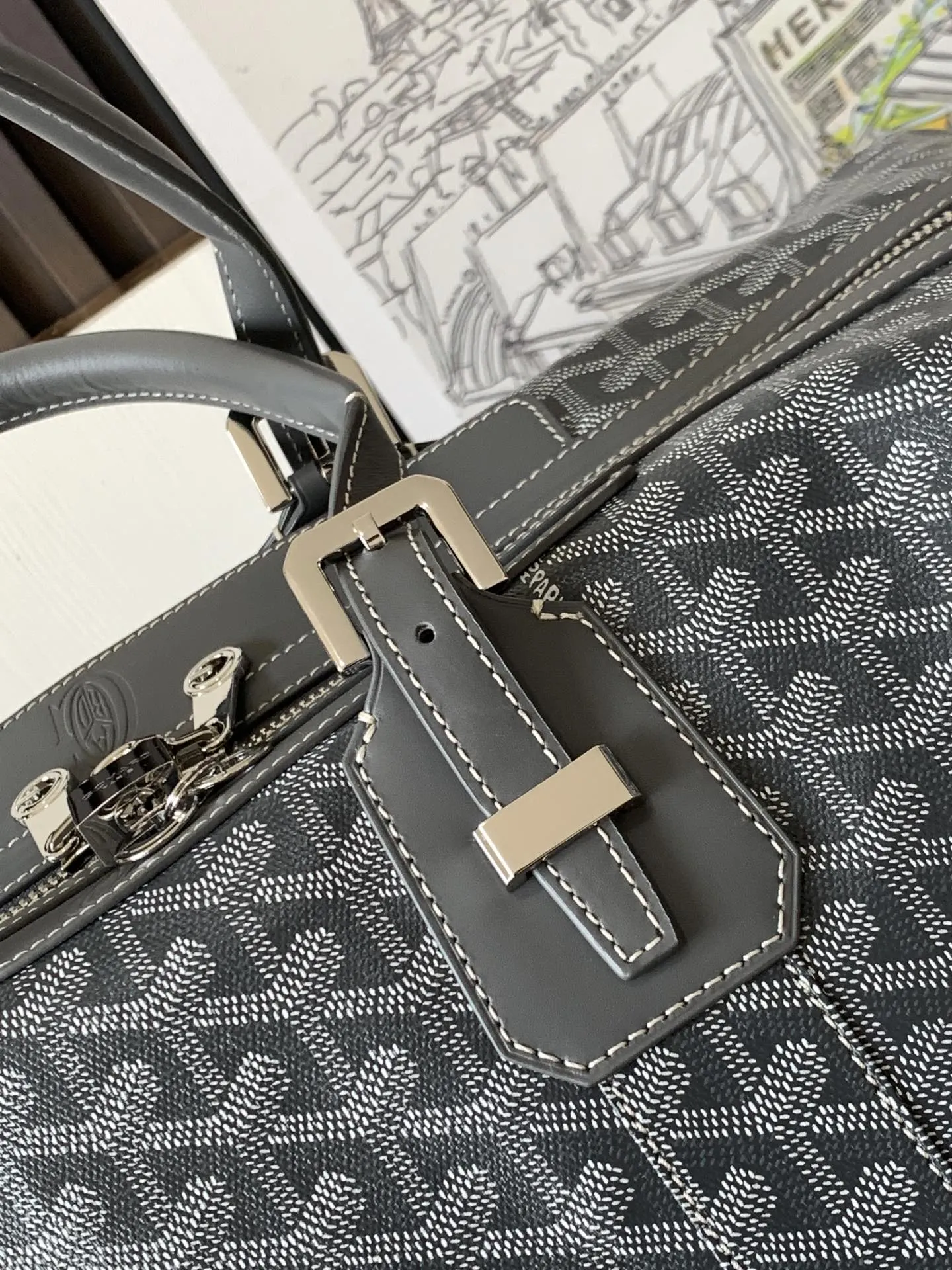 Goyard 灰色 它的提手可调节长度 可确保手提时的舒適度 并且开口两 旅行袋 大容量旅行款