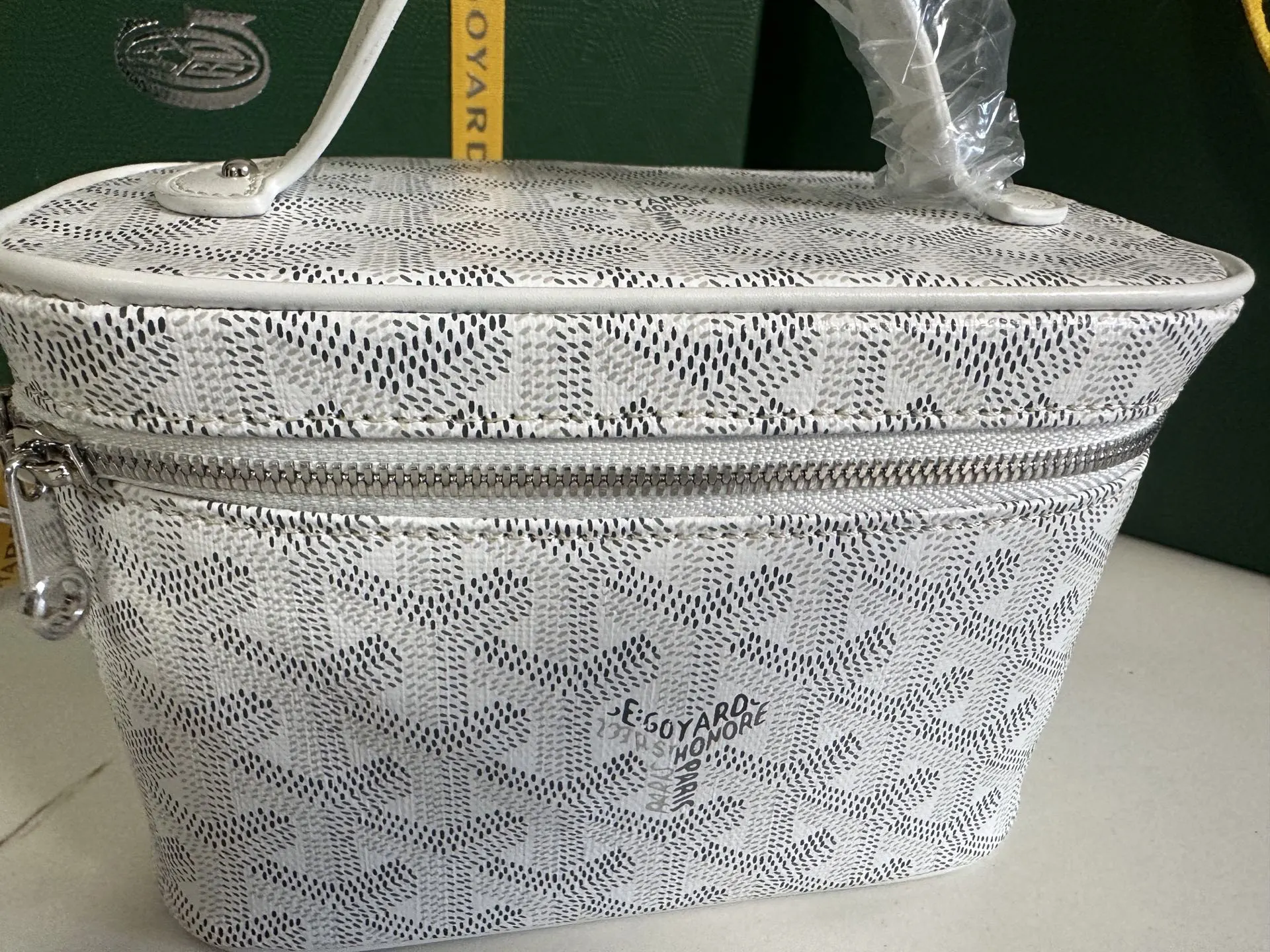 Goyard 黄色 小牛皮 化妆包 便携收纳款