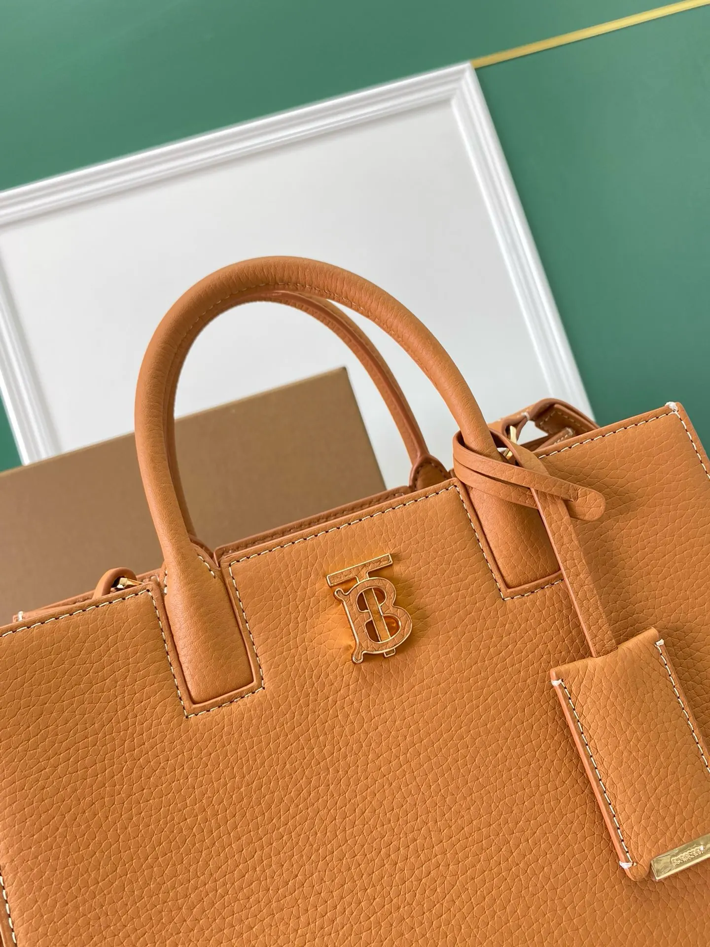 Burberry 小牛皮 托特包 大容量托特款