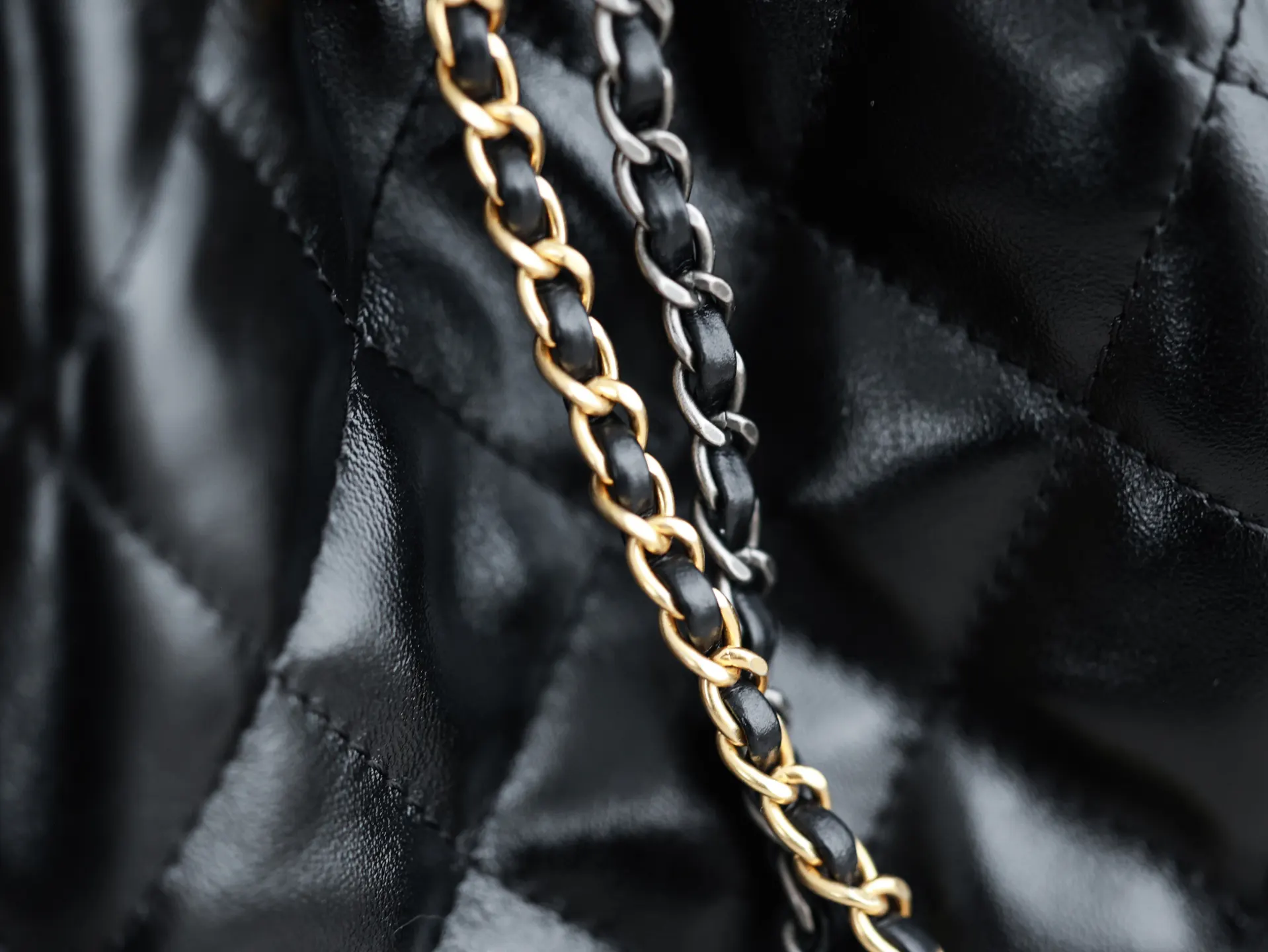Chain Bag Leather Image 9 Chain Bag Leather Image 9
