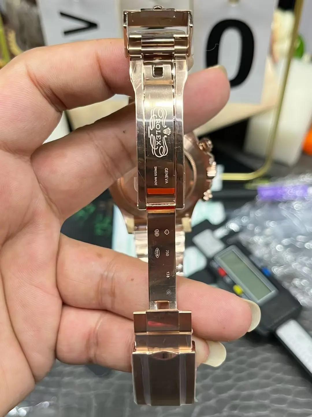 Rolex bt 劳力士迪通拿满钻系列 彩虹迪沙金眼丹东 手錶 經典腕表款(數字9) Rolex bt 劳力士迪通拿满钻系列 彩虹迪沙金眼丹东 手錶 經典腕表款(數字9)