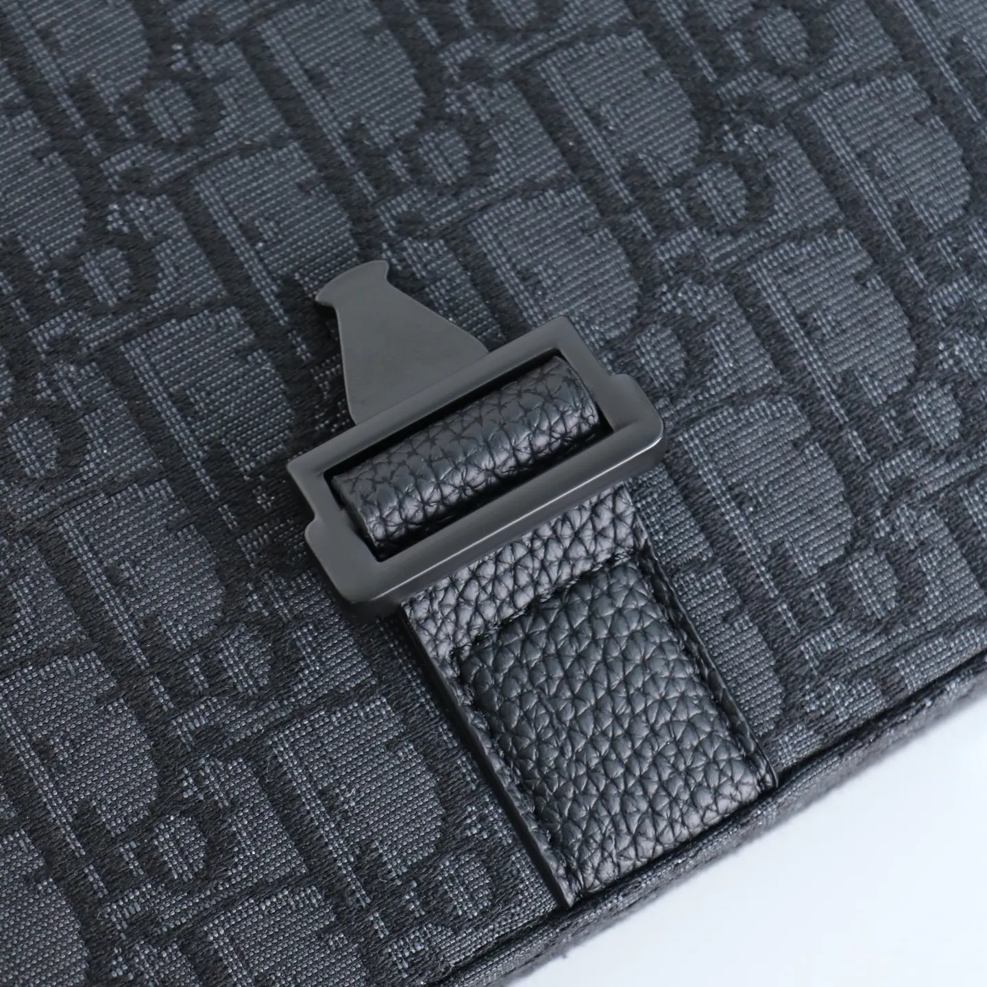 Dior Saddle Oblique Cowhide Messenger Bag Top Handle Image 7 Dior Saddle Oblique Cowhide Messenger Bag Top Handle Image 7