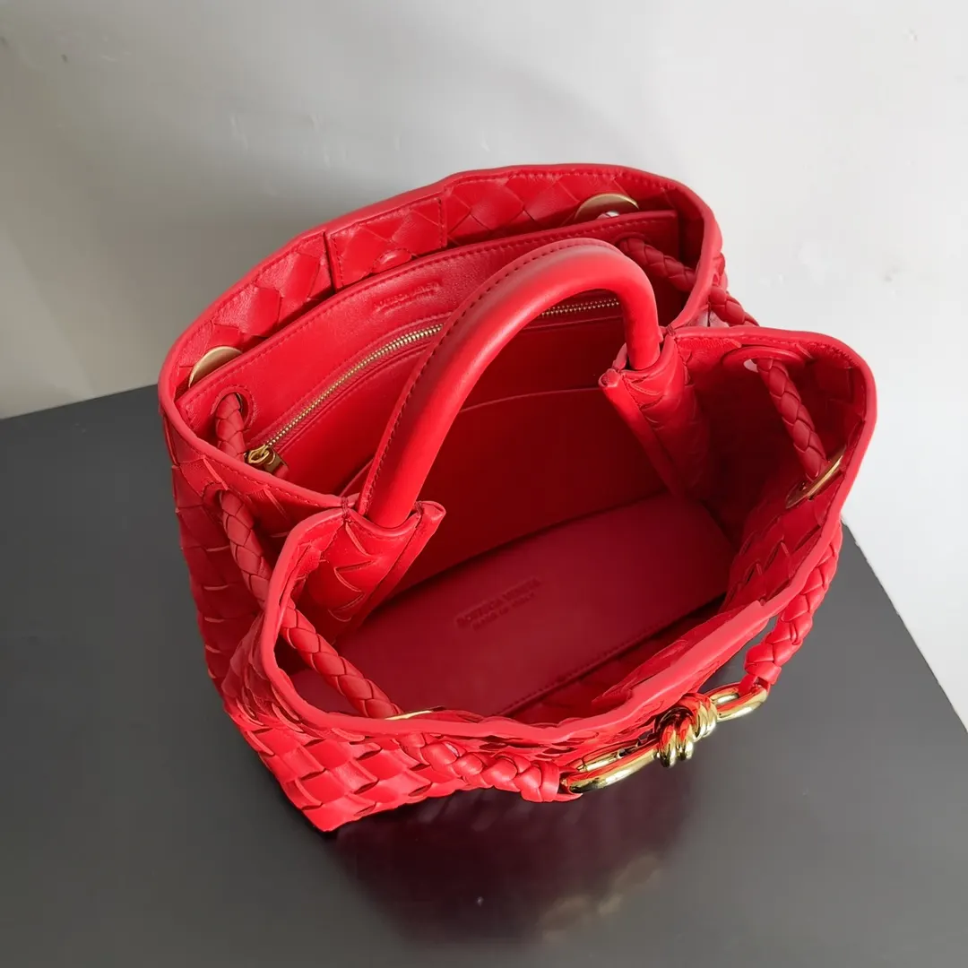 Bottega Veneta Andiamo 白色 编织手提包 精选款