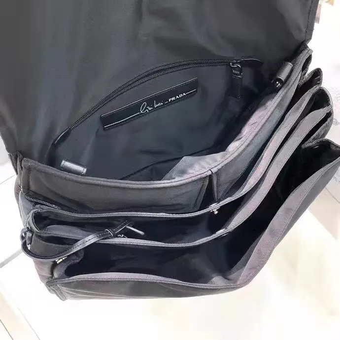 尼龍 邮差包 ⃣ 个包组合成 ⃣ 包两用多种背法 手拿包 精致手拿款(數字9) 尼龍 邮差包 ⃣ 个包组合成 ⃣ 包两用多种背法 手拿包 精致手拿款(數字9)