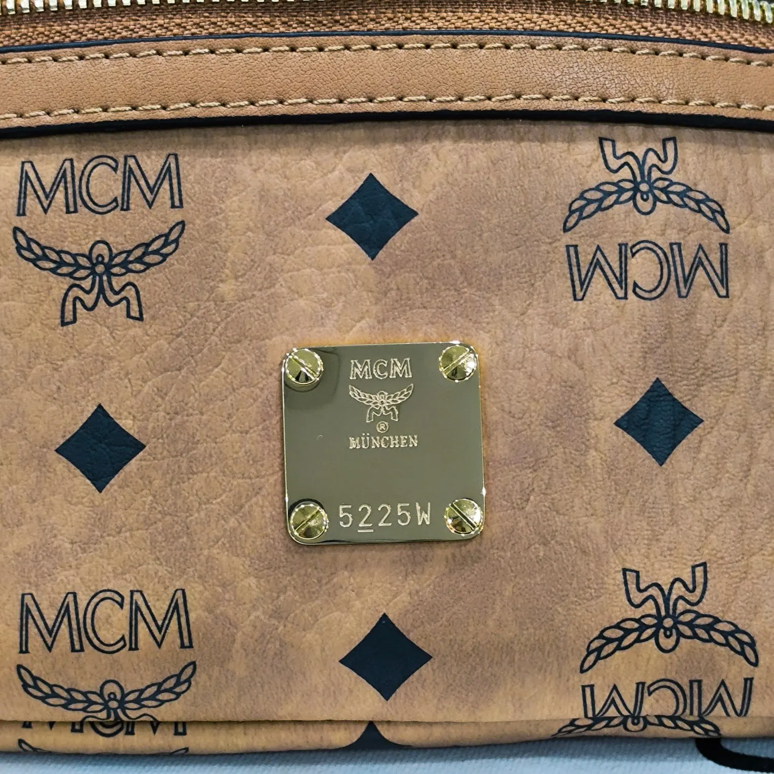 帆布 MCM Stark Visetos腰包」 由涂层帆布 休閒腰包款