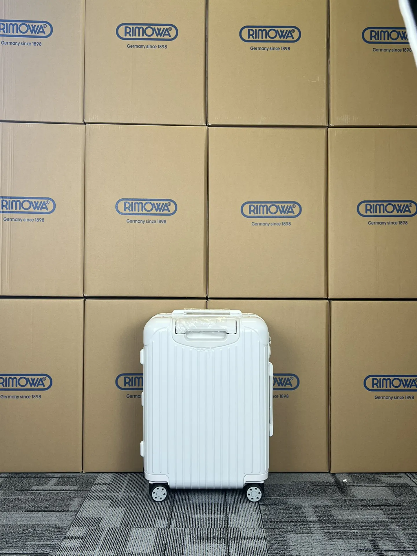 White Suitcase Travel Lightweight