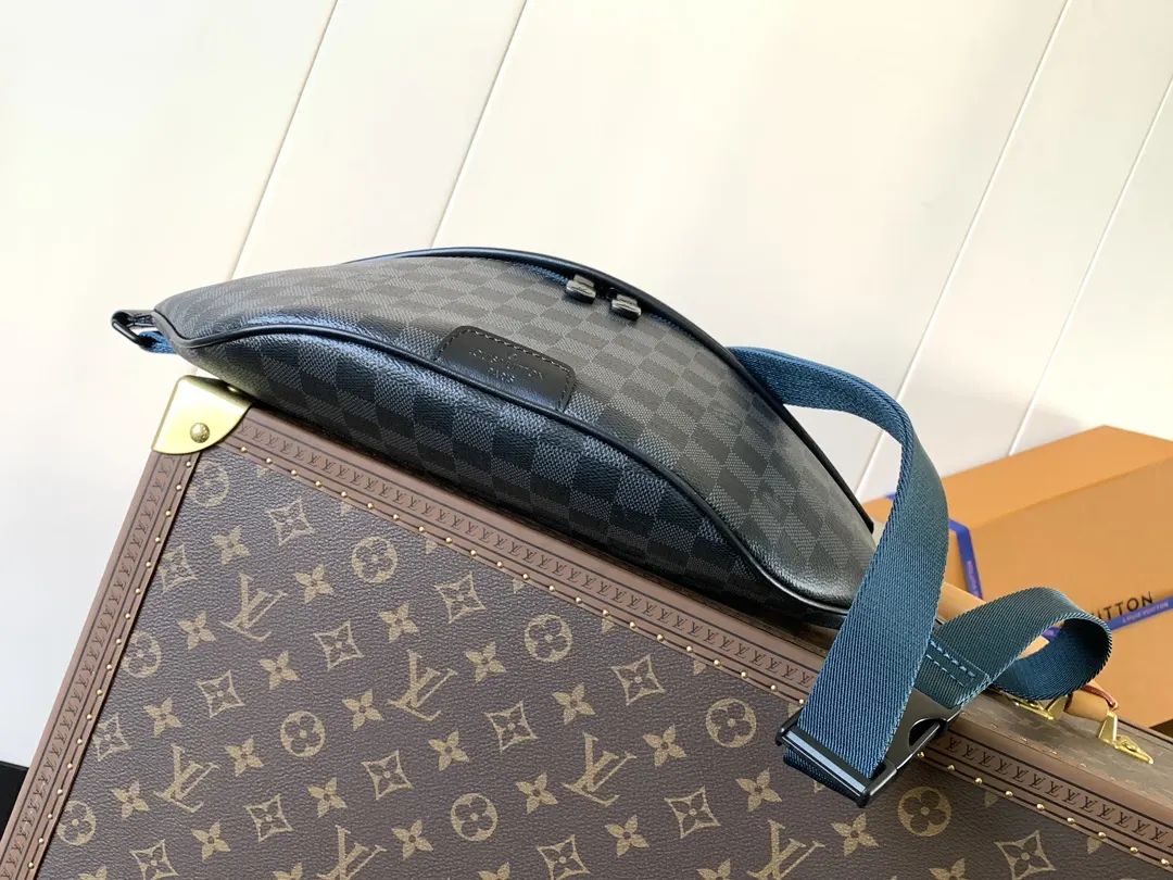 小牛皮 斜挎包 轻便斜挎款