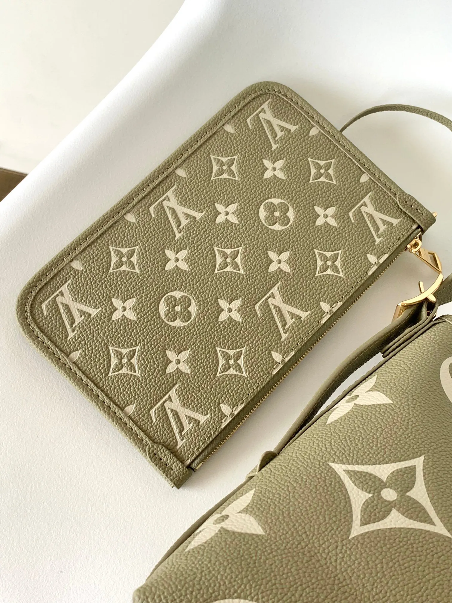 CarryAll Mo手拿包 精致手拿款