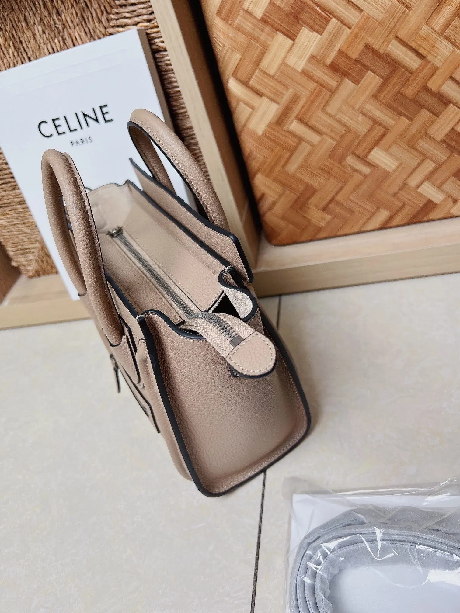 Crossbody Bag Lightweight Leather