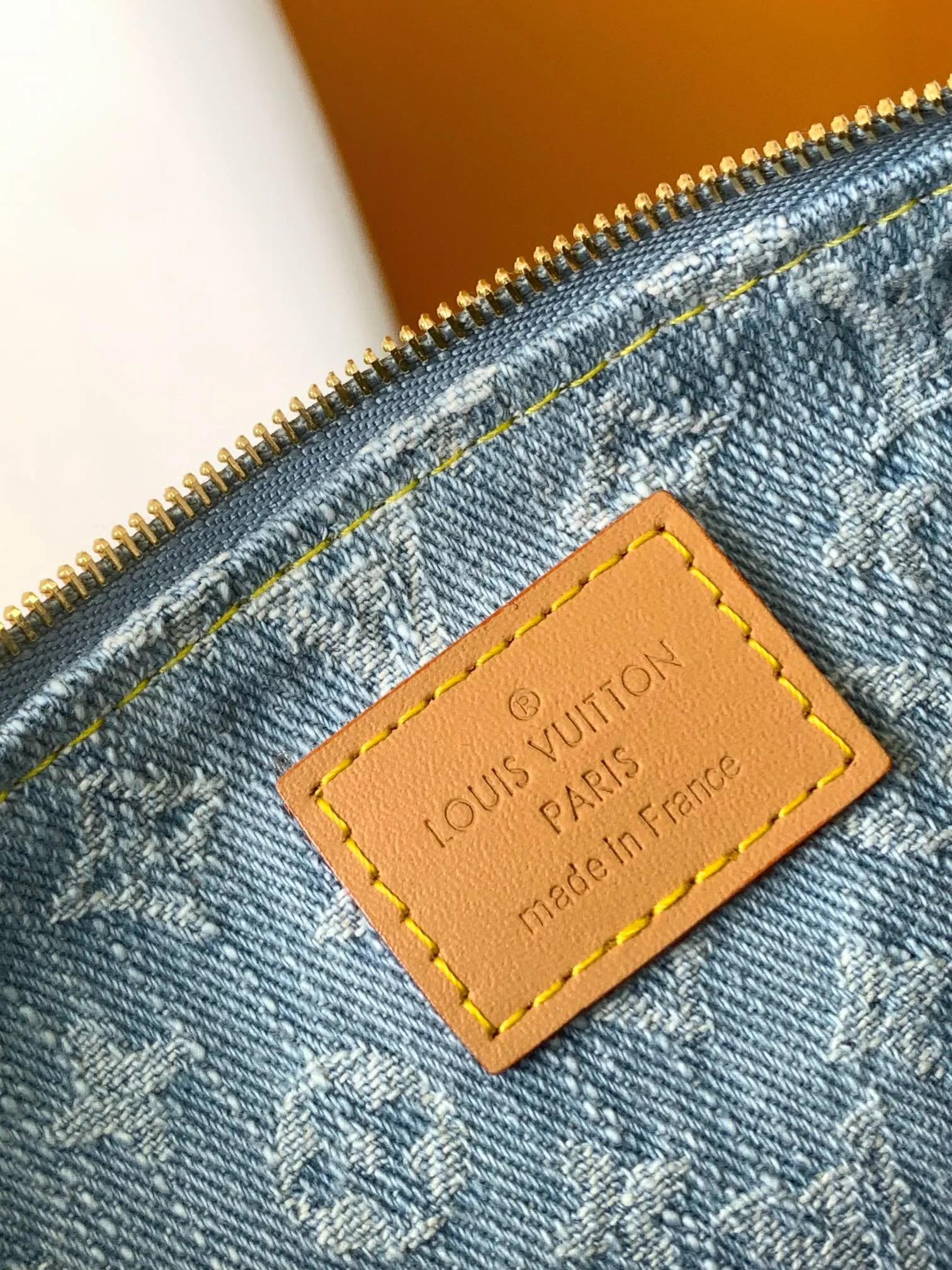 Louis Vuitton Gold Chain Bag Leather