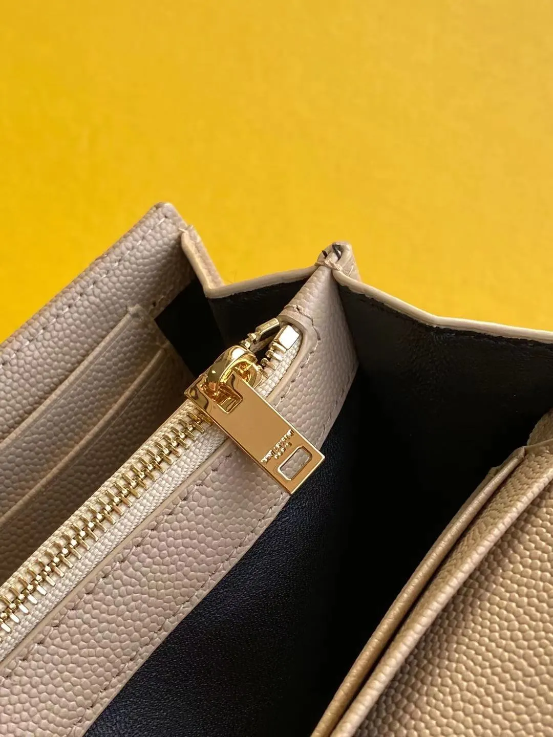 Chain Bag Leather Image 9 Chain Bag Leather Image 9