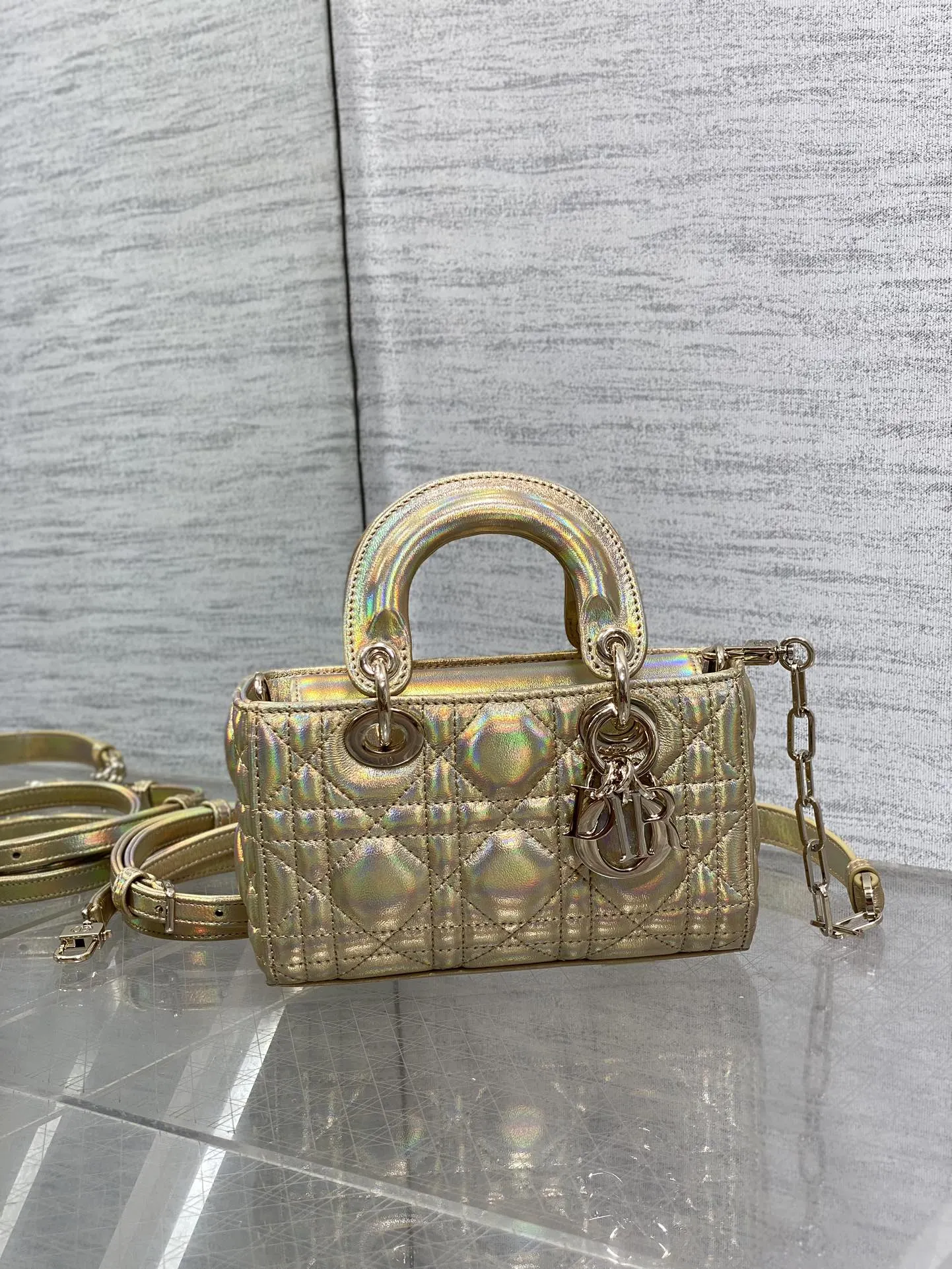 Dior 羊皮 进口 羊皮横款迷你戴妃包 镭射金D Joy bag 鏈條包 精致鏈條款