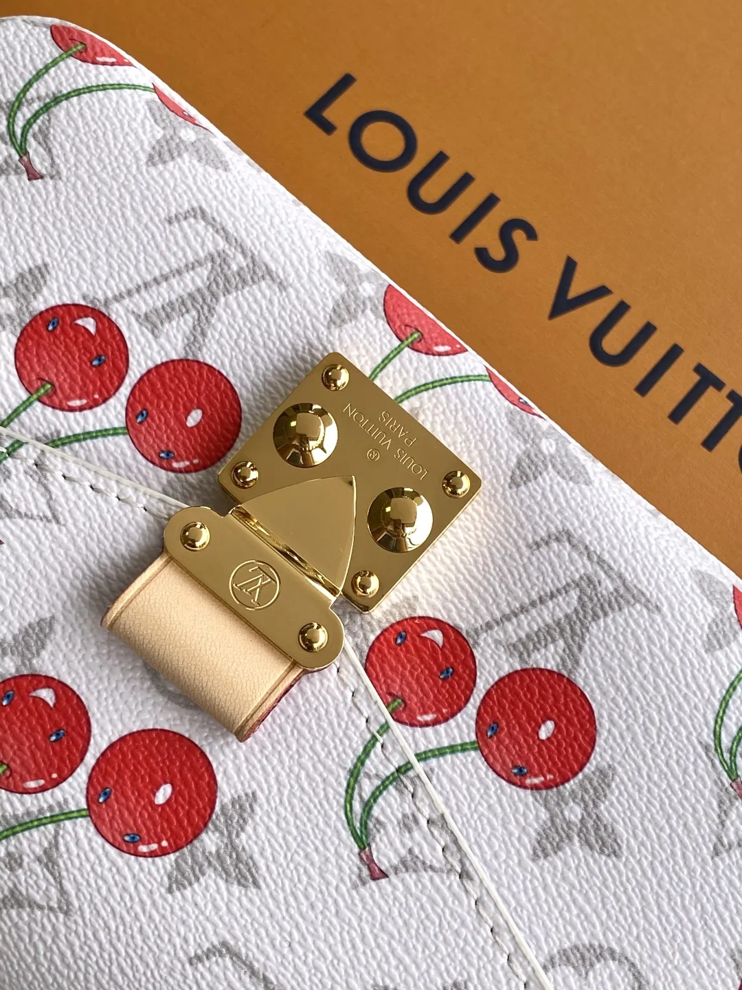 LV 牛皮 动态 本款 Pochette 链条包 精致链条款