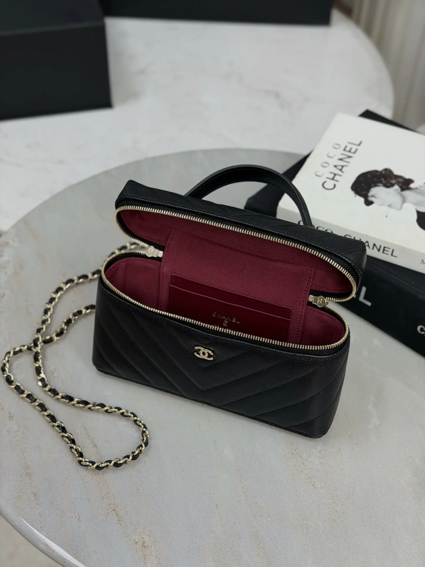 CHANEL 19 Bag 黑色荔枝纹牛皮链条包 单肩斜挎款