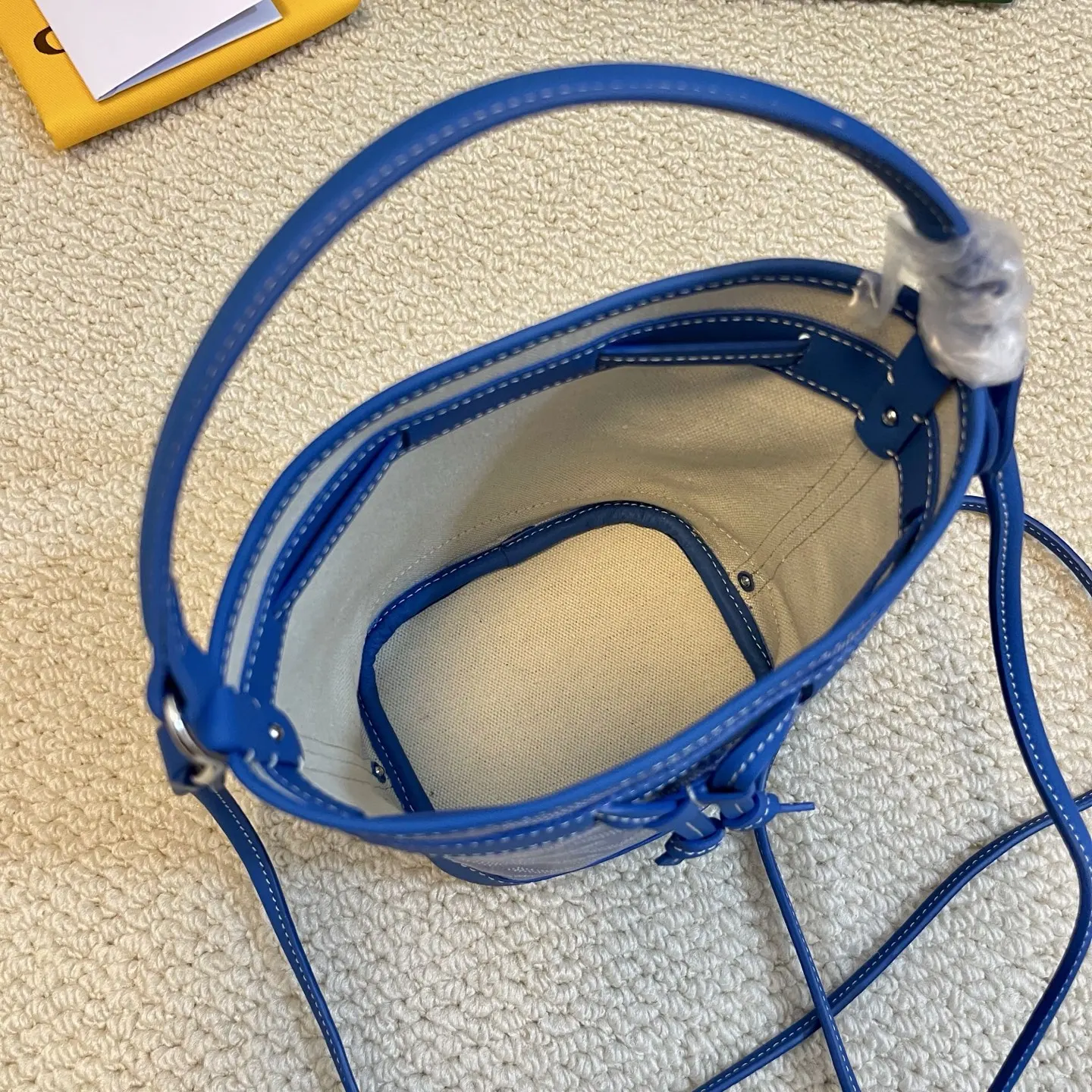 Goyard 皮革 轻盈小巧去始终保持标志性水桶百搭造型 水桶包 休閒水桶款(數字9) Goyard 皮革 轻盈小巧去始终保持标志性水桶百搭造型 水桶包 休閒水桶款(數字9)