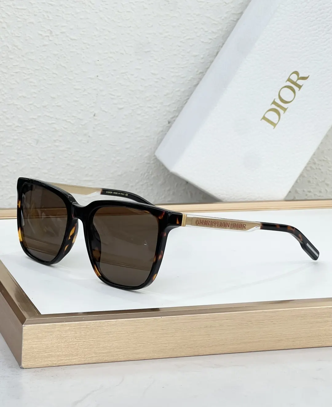 Dior 黑色光学眼镜框 金边细节