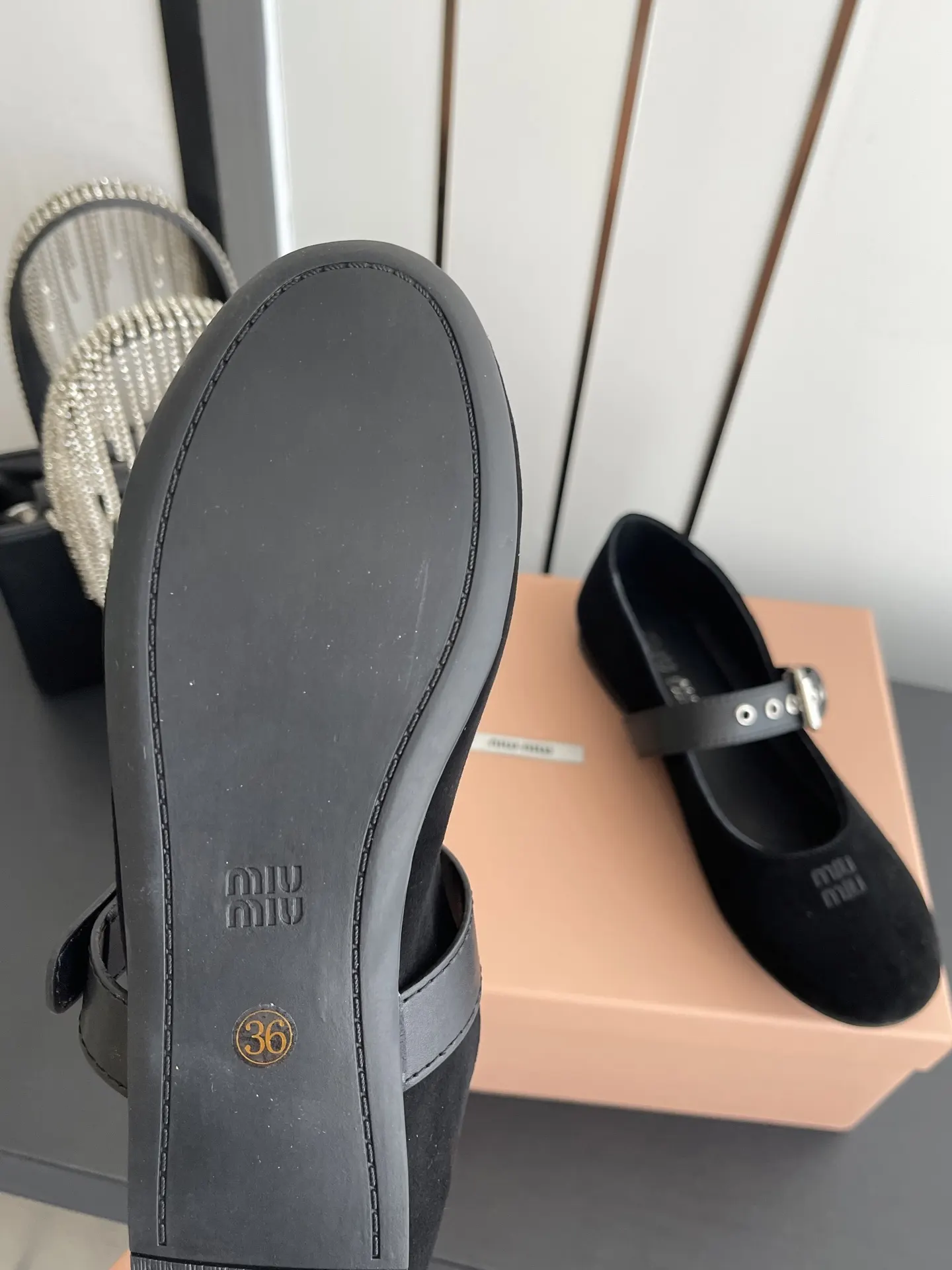 Miu Miu SS 平底鞋 通勤约会款