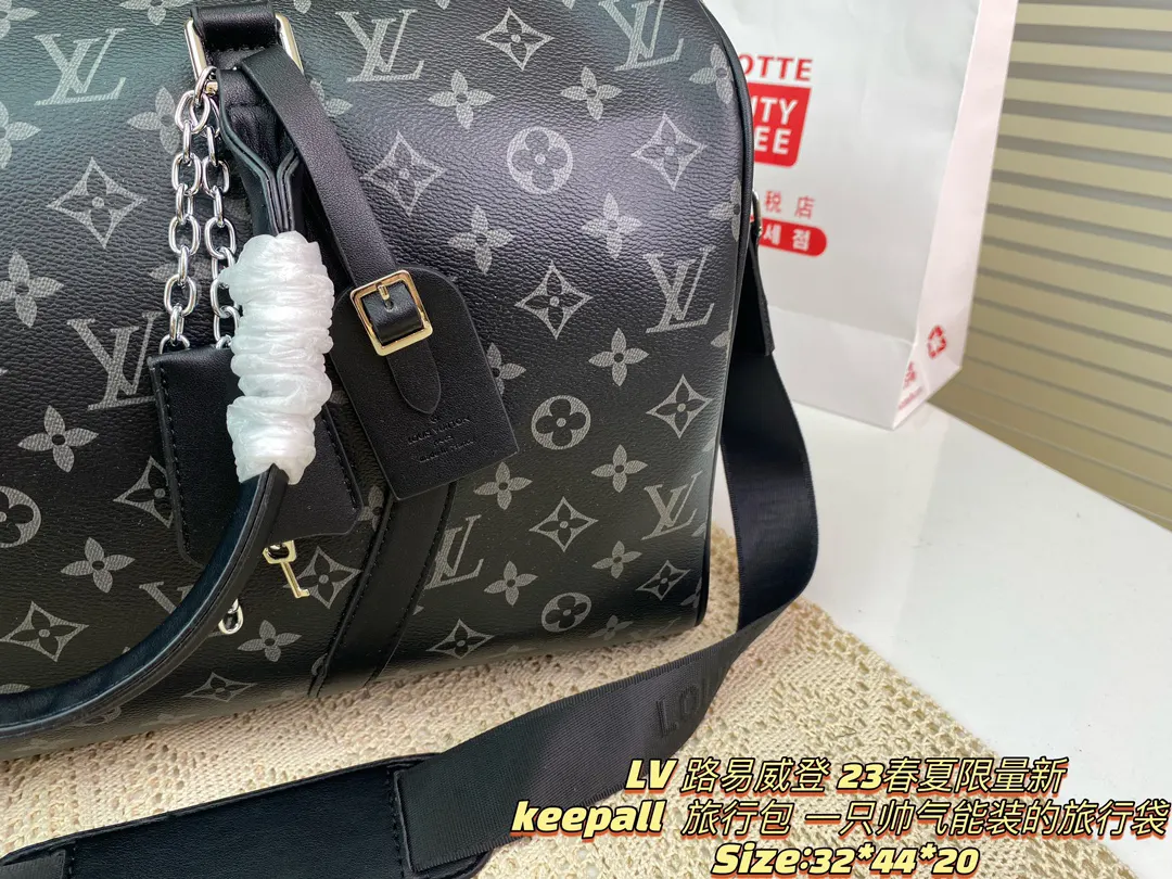 LV Keepall 春夏限量 keepall 旅行袋 一只帅气能装 大容量旅行款