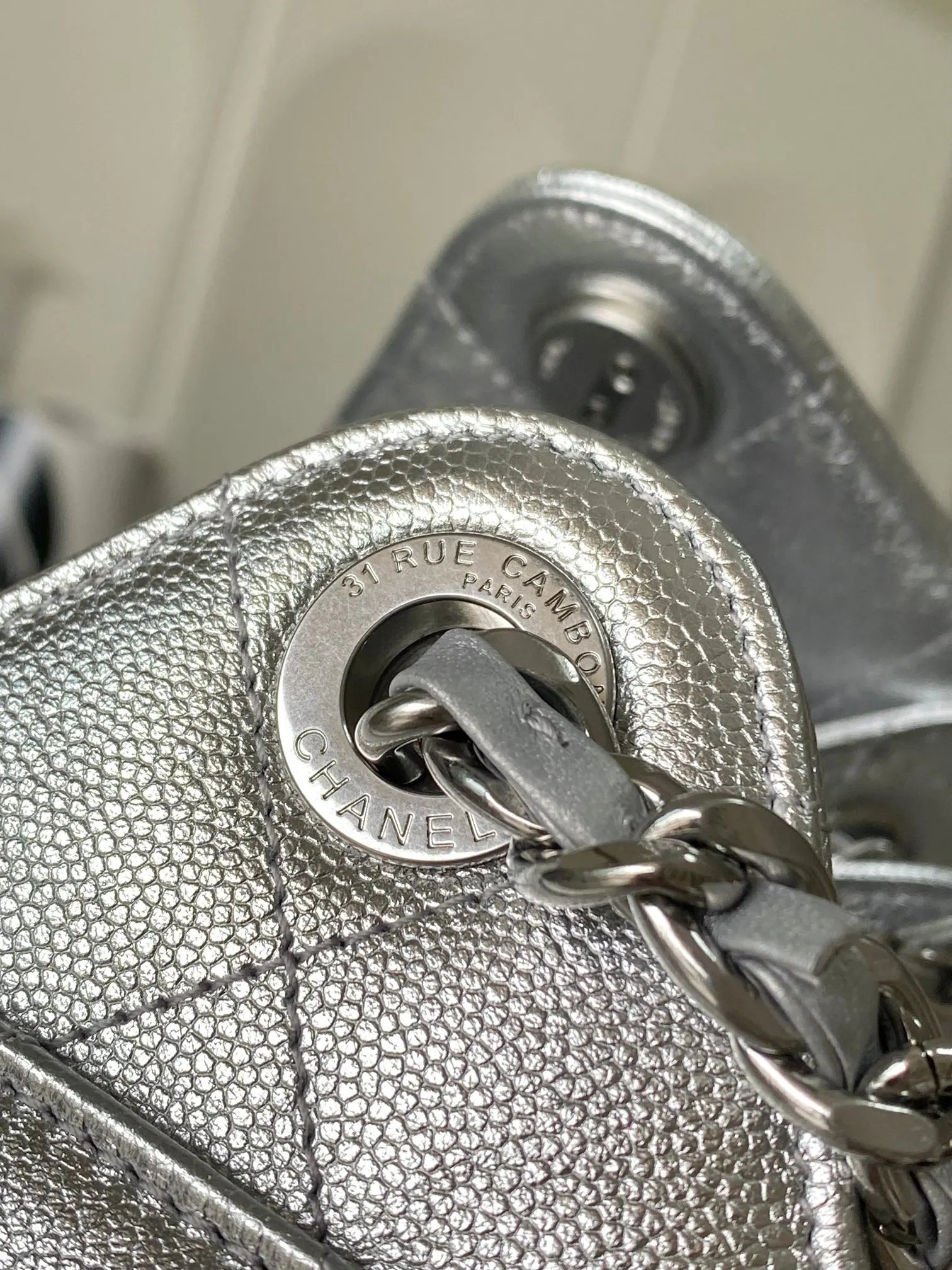Chanel 銀色 皮革 腋下包