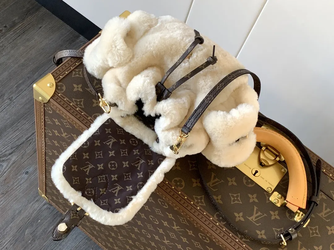 LV 帆布 Na雙肩包 实用雙肩款