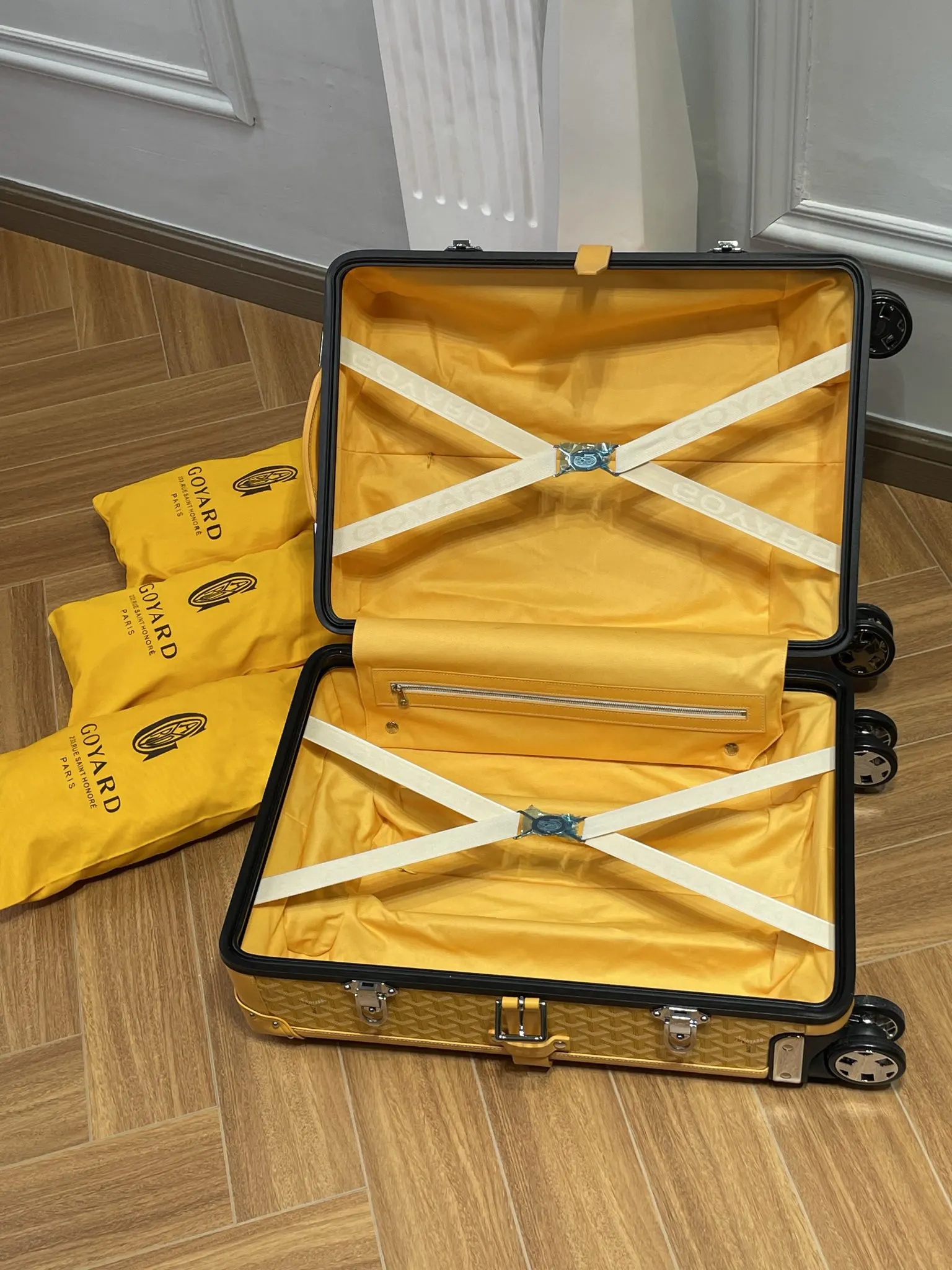 Goyard 一直致力于旅行产品的经典传承 行李箱 旅行拉杆款 轻便出行款