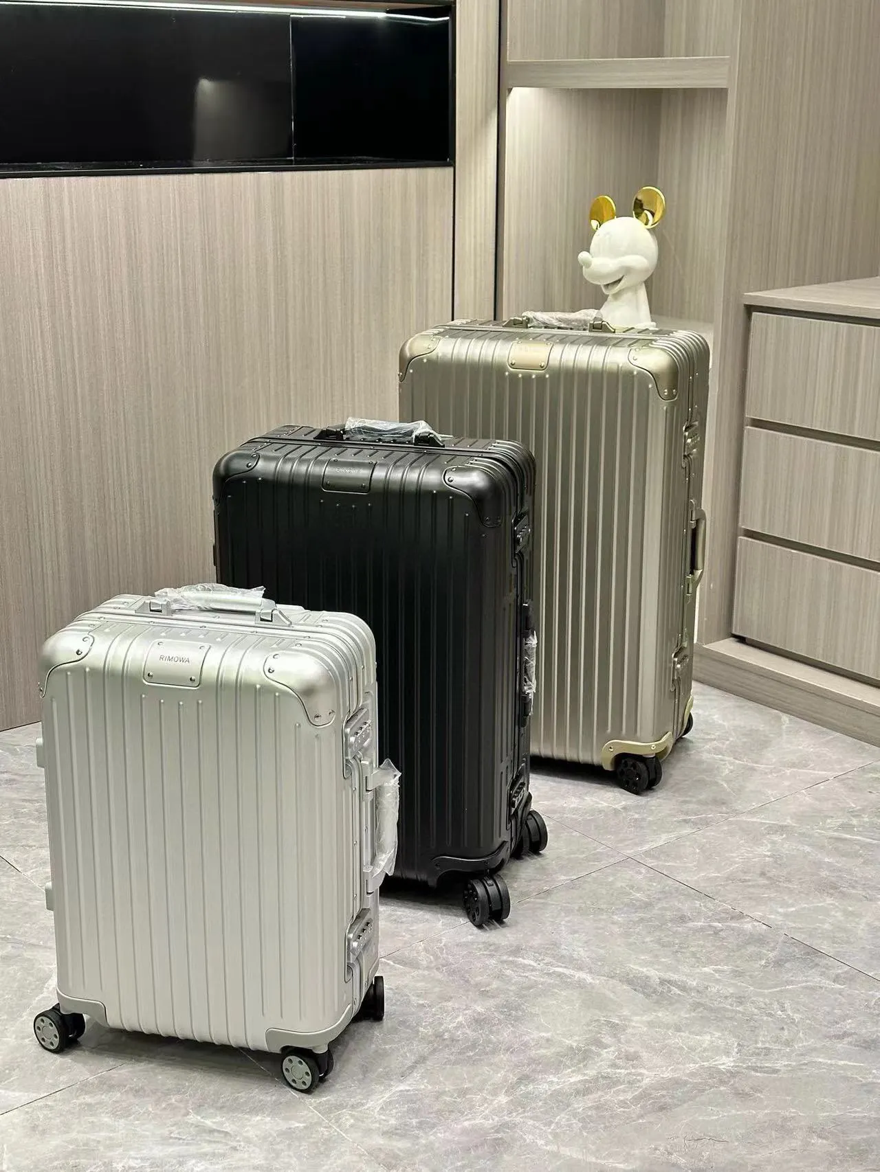 Black Silver Suitcase Travel Lightweight