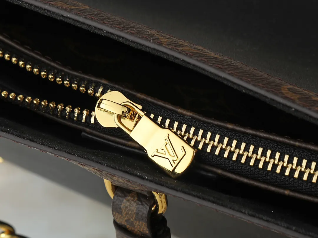 Chain Bag Leather