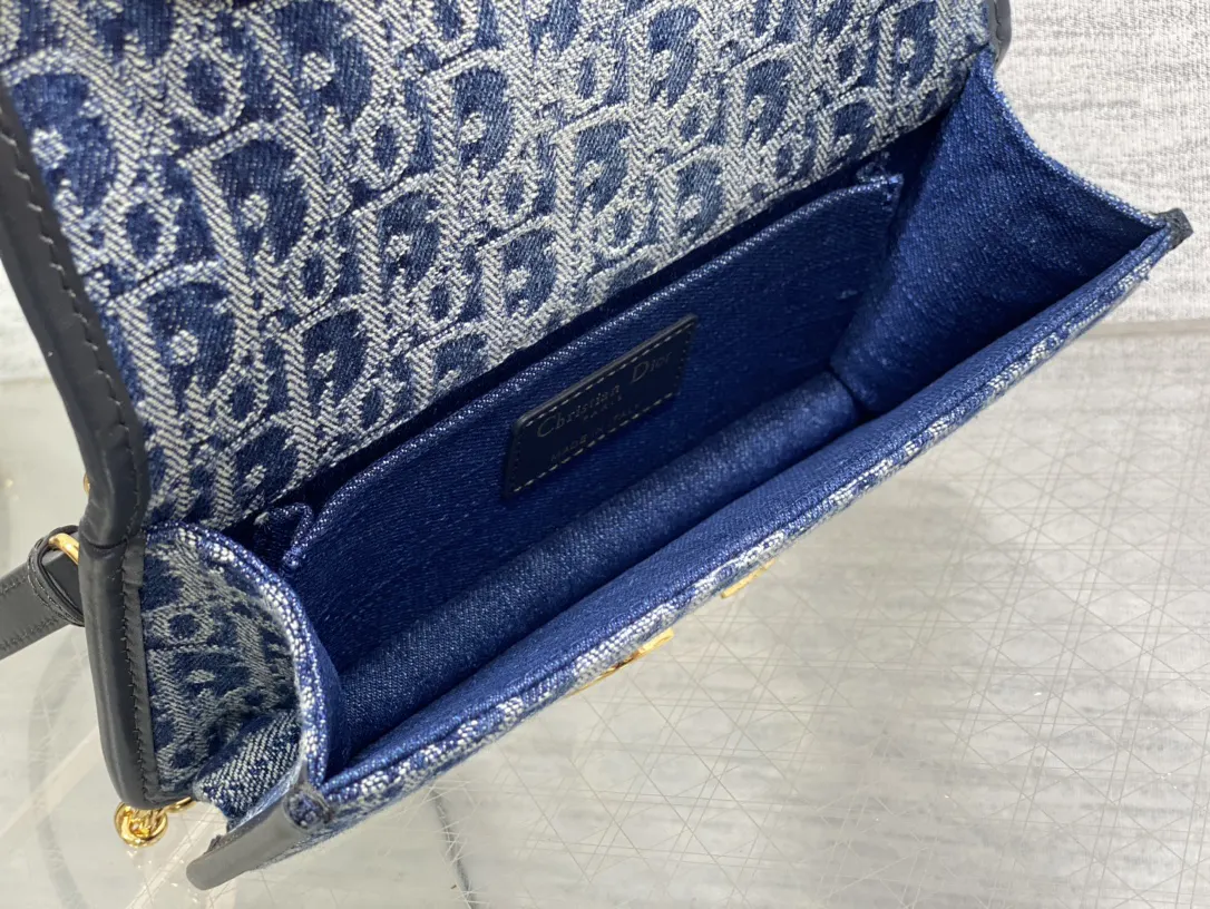 Dior 黑色漆皮手提斜挎包
