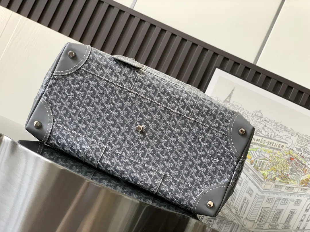 Goyard 灰色 它的提手可调节长度 可确保手提时的舒適度 并且开口两 旅行袋 大容量旅行款