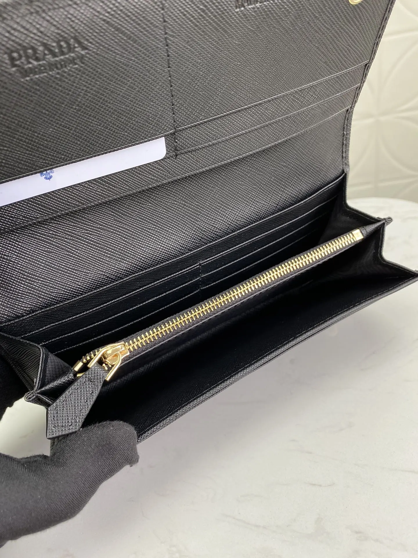 PRADA 金色 Saffiano十字纹牛皮 钱包 实用长夹款