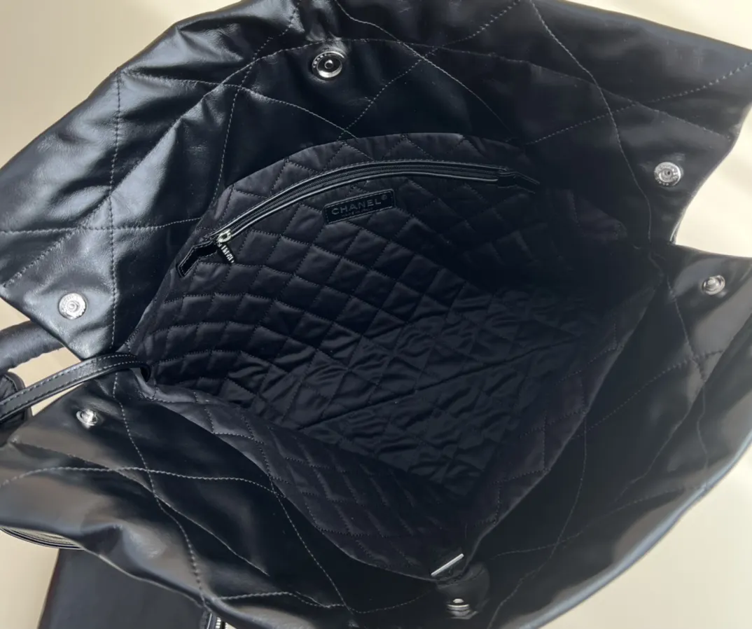 小牛皮 ❒ 中号垃圾袋 ❒包包設計延续經典菱格绗缝 手提包 通勤手提款