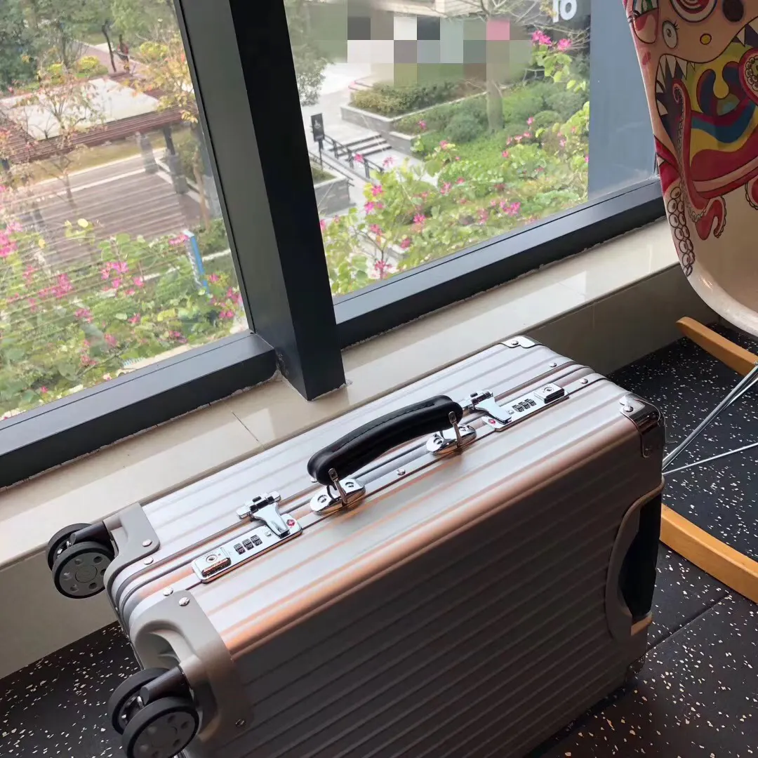 黑色 銀色 出品 行李箱 旅行拉杆款 輕便出行款