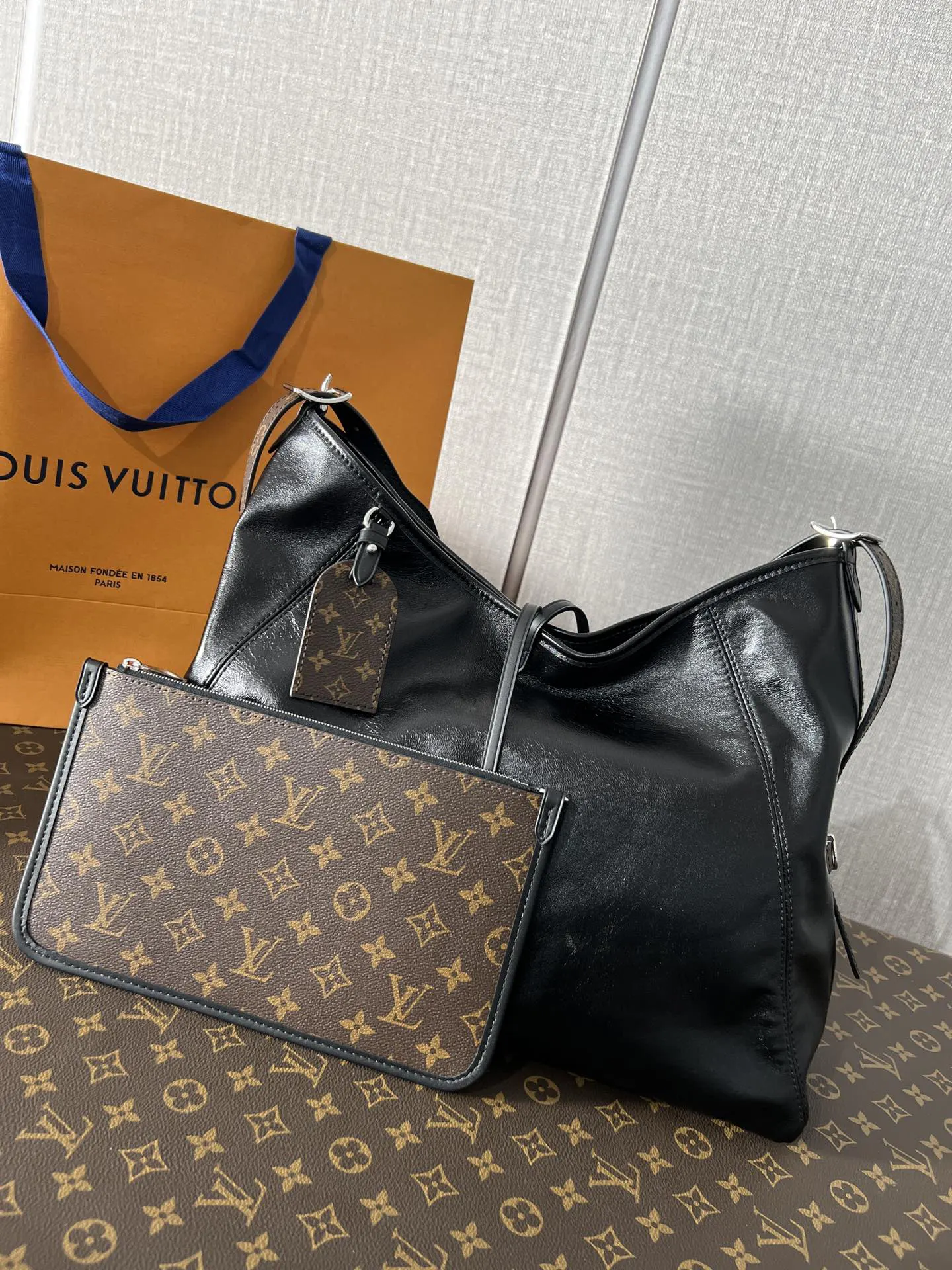 CarryAll 羊皮 中号羊皮 Dark中号 水桶包 休閒水桶款