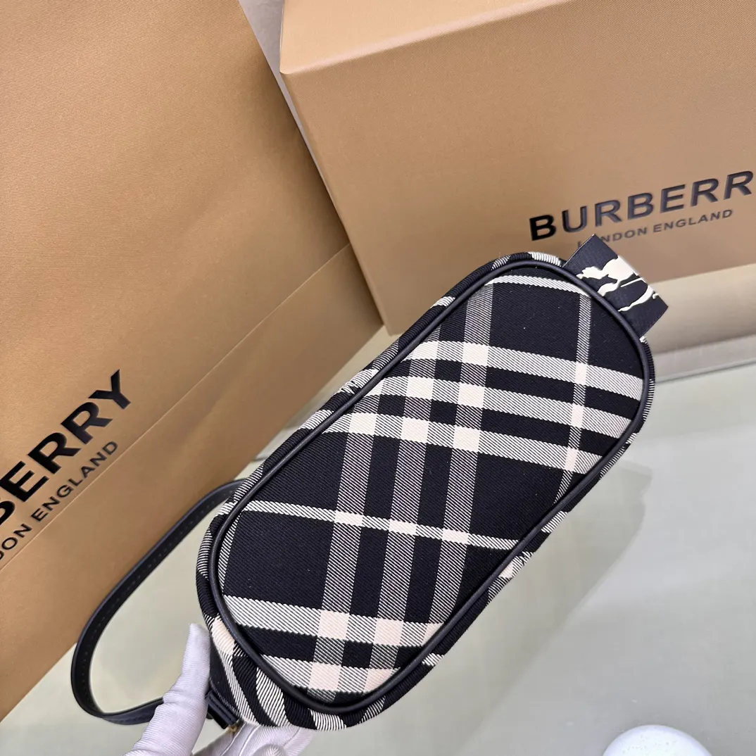Burberry 提花 腋下包 复古腋下背款