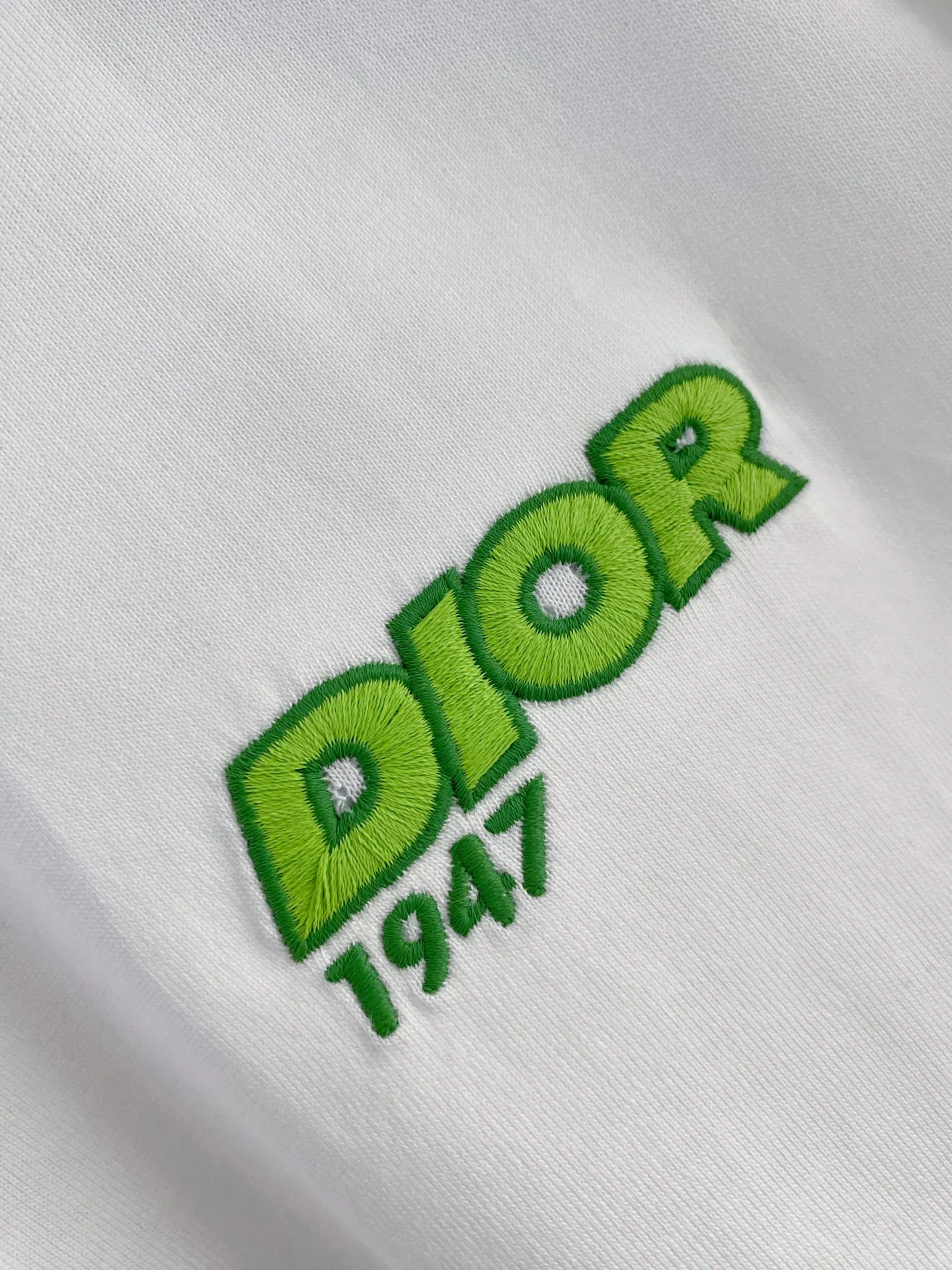 Dior 白色小标短袖T恤 绿色刺绣休闲款