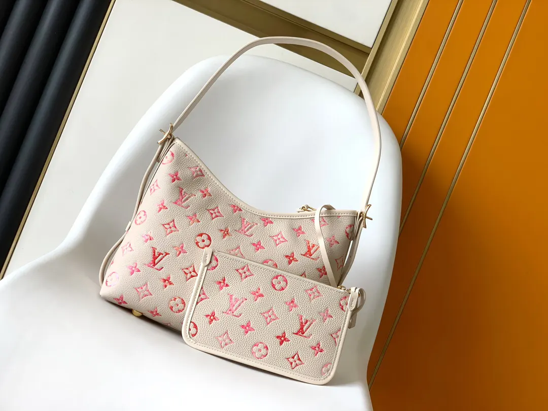 CarryAll 白色 米白 Mo手拿包 精致手拿款
