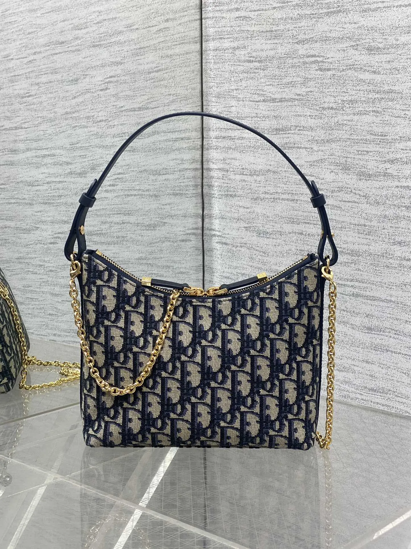 Dior 秋冬系列Miss 單肩水饺包 采用經典Oblique 手拿包 精致手拿款