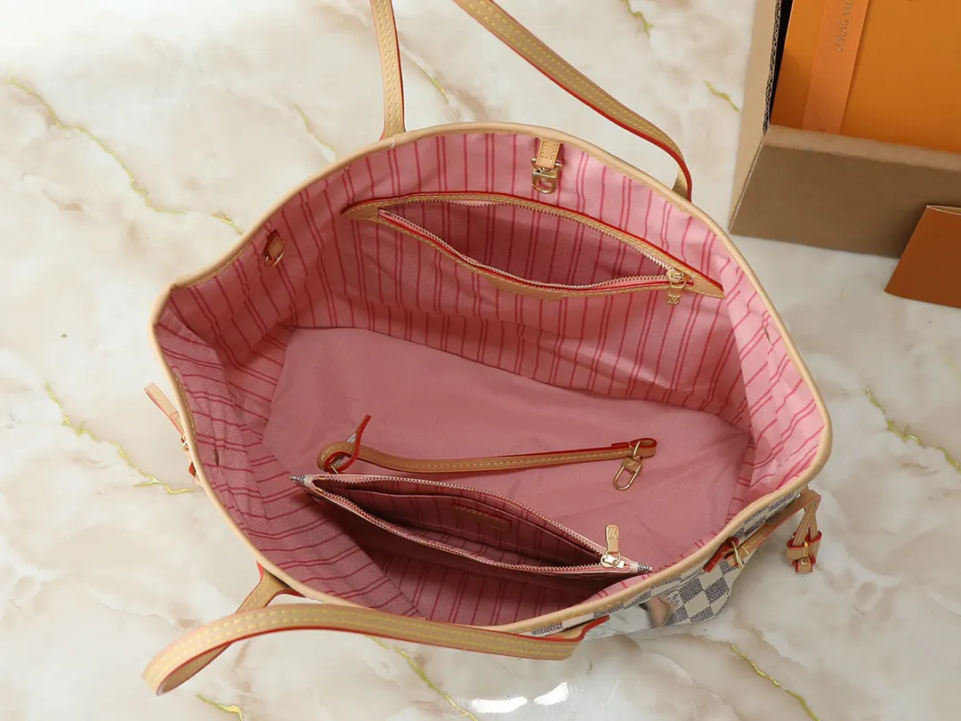 Neverfull 老花 帆布 手拿包 精致手拿款