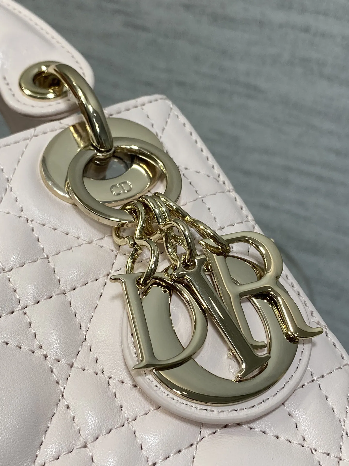 Dior Lady Dior Lady 粉色藤格纹手提斜挎包 经典小号