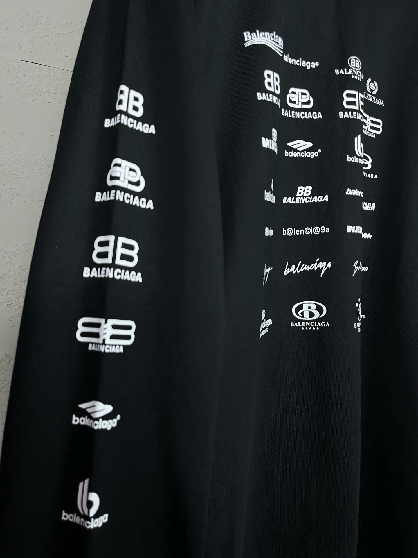 Balenciaga 黑色 純棉 Logo 短袖T恤 宽松休閒(數字8) Balenciaga 黑色 純棉 Logo 短袖T恤 宽松休閒(數字8)
